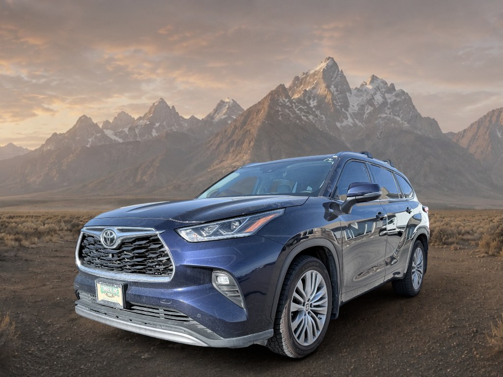 photo of 2022 Toyota Highlander Platinum