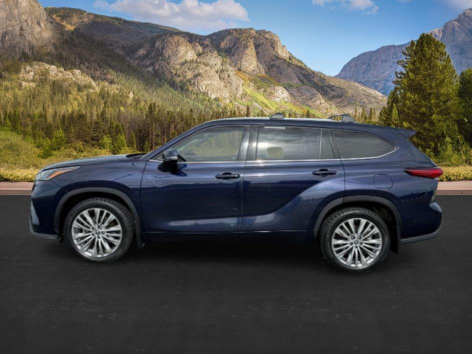 photo of 2022 Toyota Highlander Platinum