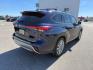 2022 BLUE /Black Toyota Highlander (5TDFZRBH2NS) with an 35L V-6 portdirect injection engine, Automatic transmission, located at 1175 N Woodruff Ave, Idaho Falls, ID, 83401, 43.506901, -111.999657 - At Timberline Auto, finding a great deal on your next vehicle is always easy! Our experienced sales staff's goal is to help find you the right vehicle at the right price! Our knowledgeable finance department has options for almost any credit score. We offer extended service contract options to prote - Photo#38