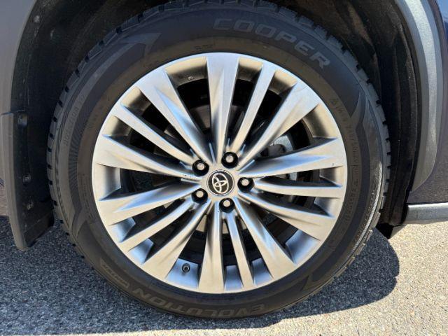 2022 BLUE /Black Toyota Highlander (5TDFZRBH2NS) with an 35L V-6 portdirect injection engine, Automatic transmission, located at 1175 N Woodruff Ave, Idaho Falls, ID, 83401, 43.506901, -111.999657 - Space, power, and everyday SUV flexibility come together in this 2022 Toyota Highlander AWD, equipped with a 3.5L V6 engine and all wheel drive capability for changing road conditions and year round driving needs. The three row SUV layout provides room for passengers while still maintaining adaptabl- Photo#42