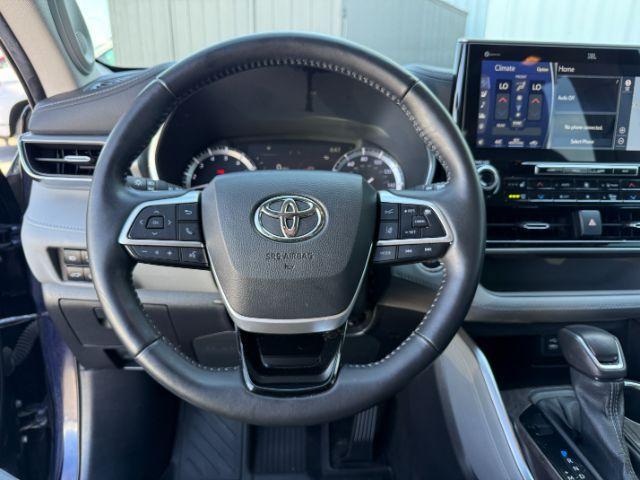 2022 BLUE /Black Toyota Highlander (5TDFZRBH2NS) with an 35L V-6 portdirect injection engine, Automatic transmission, located at 1175 N Woodruff Ave, Idaho Falls, ID, 83401, 43.506901, -111.999657 - Space, power, and everyday SUV flexibility come together in this 2022 Toyota Highlander AWD, equipped with a 3.5L V6 engine and all wheel drive capability for changing road conditions and year round driving needs. The three row SUV layout provides room for passengers while still maintaining adaptabl- Photo#46