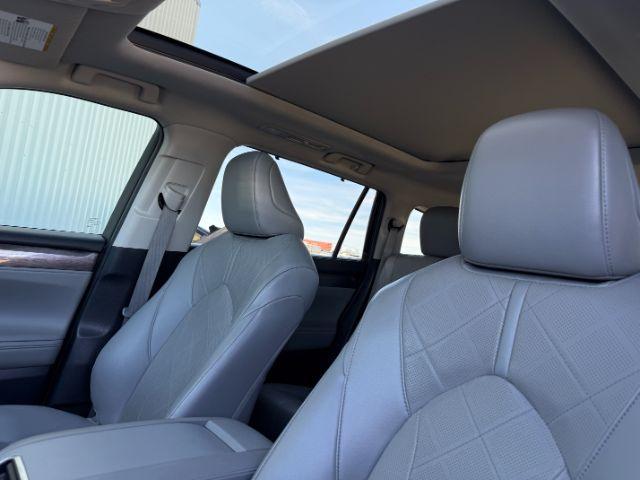 2022 BLUE /Black Toyota Highlander (5TDFZRBH2NS) with an 35L V-6 portdirect injection engine, Automatic transmission, located at 1175 N Woodruff Ave, Idaho Falls, ID, 83401, 43.506901, -111.999657 - Space, power, and everyday SUV flexibility come together in this 2022 Toyota Highlander AWD, equipped with a 3.5L V6 engine and all wheel drive capability for changing road conditions and year round driving needs. The three row SUV layout provides room for passengers while still maintaining adaptabl- Photo#54