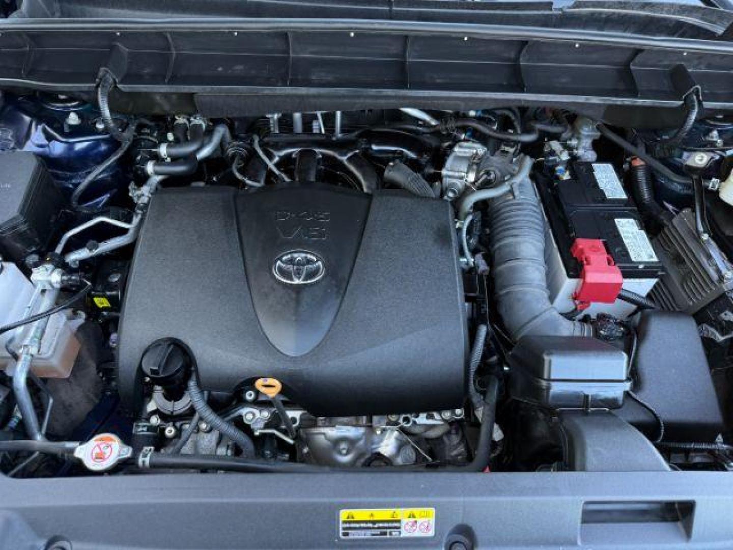 2022 BLUE /Black Toyota Highlander (5TDFZRBH2NS) with an 35L V-6 portdirect injection engine, Automatic transmission, located at 1175 N Woodruff Ave, Idaho Falls, ID, 83401, 43.506901, -111.999657 - At Timberline Auto, finding a great deal on your next vehicle is always easy! Our experienced sales staff's goal is to help find you the right vehicle at the right price! Our knowledgeable finance department has options for almost any credit score. We offer extended service contract options to prote - Photo#59