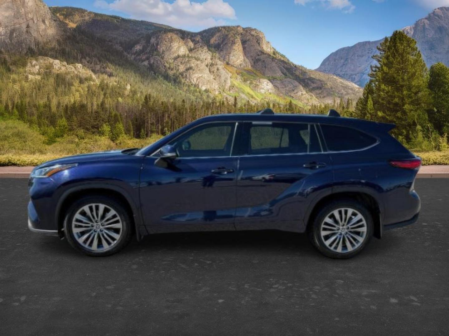 2022 BLUE /Black Toyota Highlander (5TDFZRBH2NS) with an 35L V-6 portdirect injection engine, Automatic transmission, located at 1175 N Woodruff Ave, Idaho Falls, ID, 83401, 43.506901, -111.999657 - At Timberline Auto, finding a great deal on your next vehicle is always easy! Our experienced sales staff's goal is to help find you the right vehicle at the right price! Our knowledgeable finance department has options for almost any credit score. We offer extended service contract options to prote - Photo#1