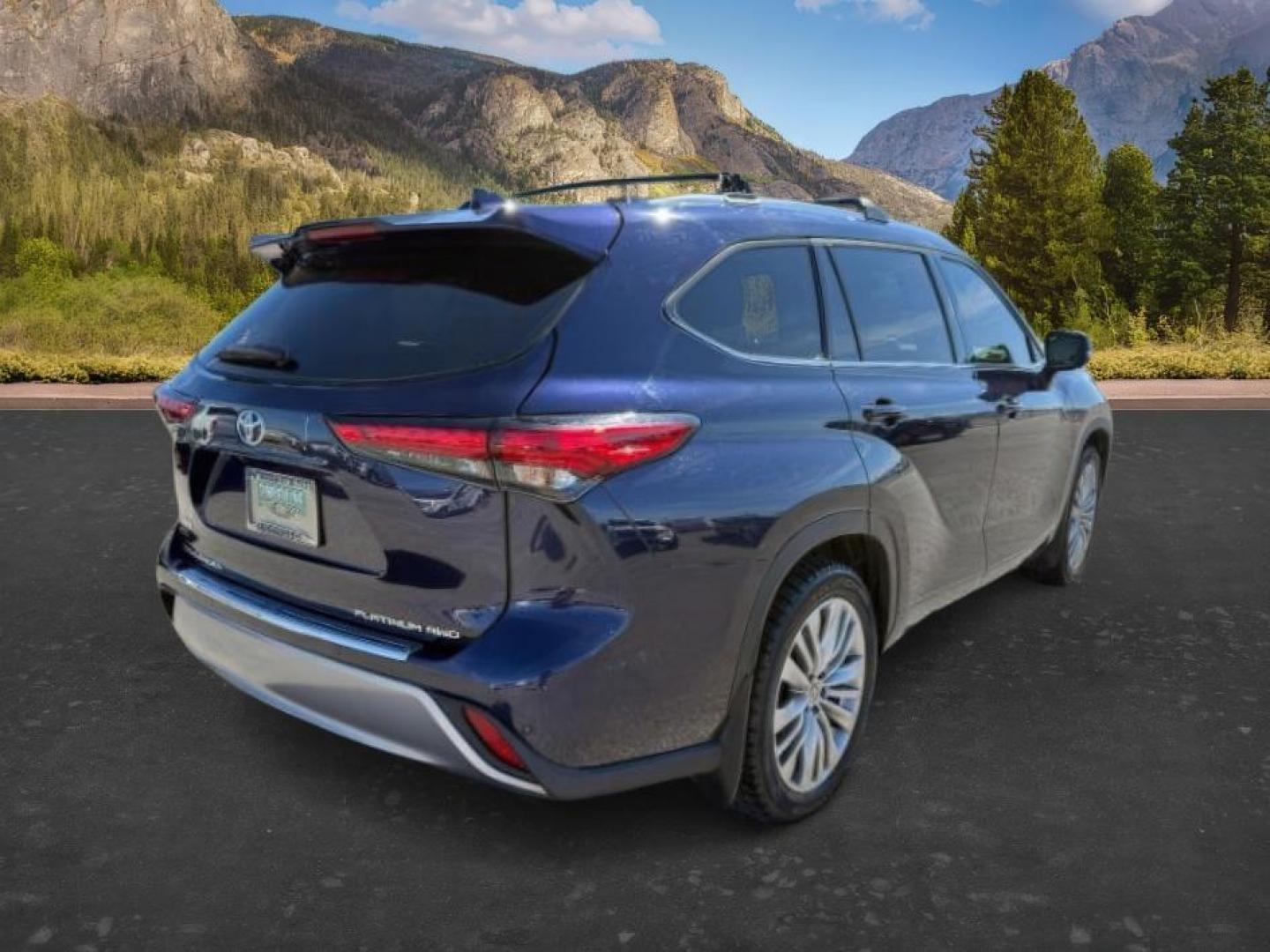 2022 BLUE /Black Toyota Highlander (5TDFZRBH2NS) with an 35L V-6 portdirect injection engine, Automatic transmission, located at 1175 N Woodruff Ave, Idaho Falls, ID, 83401, 43.506901, -111.999657 - At Timberline Auto, finding a great deal on your next vehicle is always easy! Our experienced sales staff's goal is to help find you the right vehicle at the right price! Our knowledgeable finance department has options for almost any credit score. We offer extended service contract options to prote - Photo#8