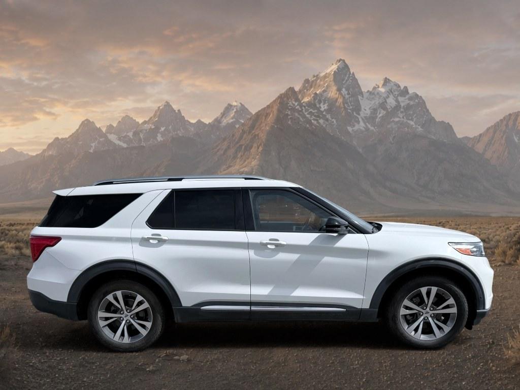 2020 Star White Metallic Tri-Coat /Ebony Ford Explorer Platinum (1FM5K8HC1LG) with an V6, 3.0L engine, 10-speed automatic transmission, located at 1175 N Woodruff Ave, Idaho Falls, ID, 83401, 43.506901, -111.999657 - <b>Vehicle Details</b><br>Experience refined capability and premium comfort in this pre-owned 2020 Ford Explorer Platinum 4WD, now available in Idaho Falls, ID. Powered by a strong V6 3.0L gasoline engine, this Ford Explorer delivers confident performance for commuting, family travel, and weekend ad- Photo#5