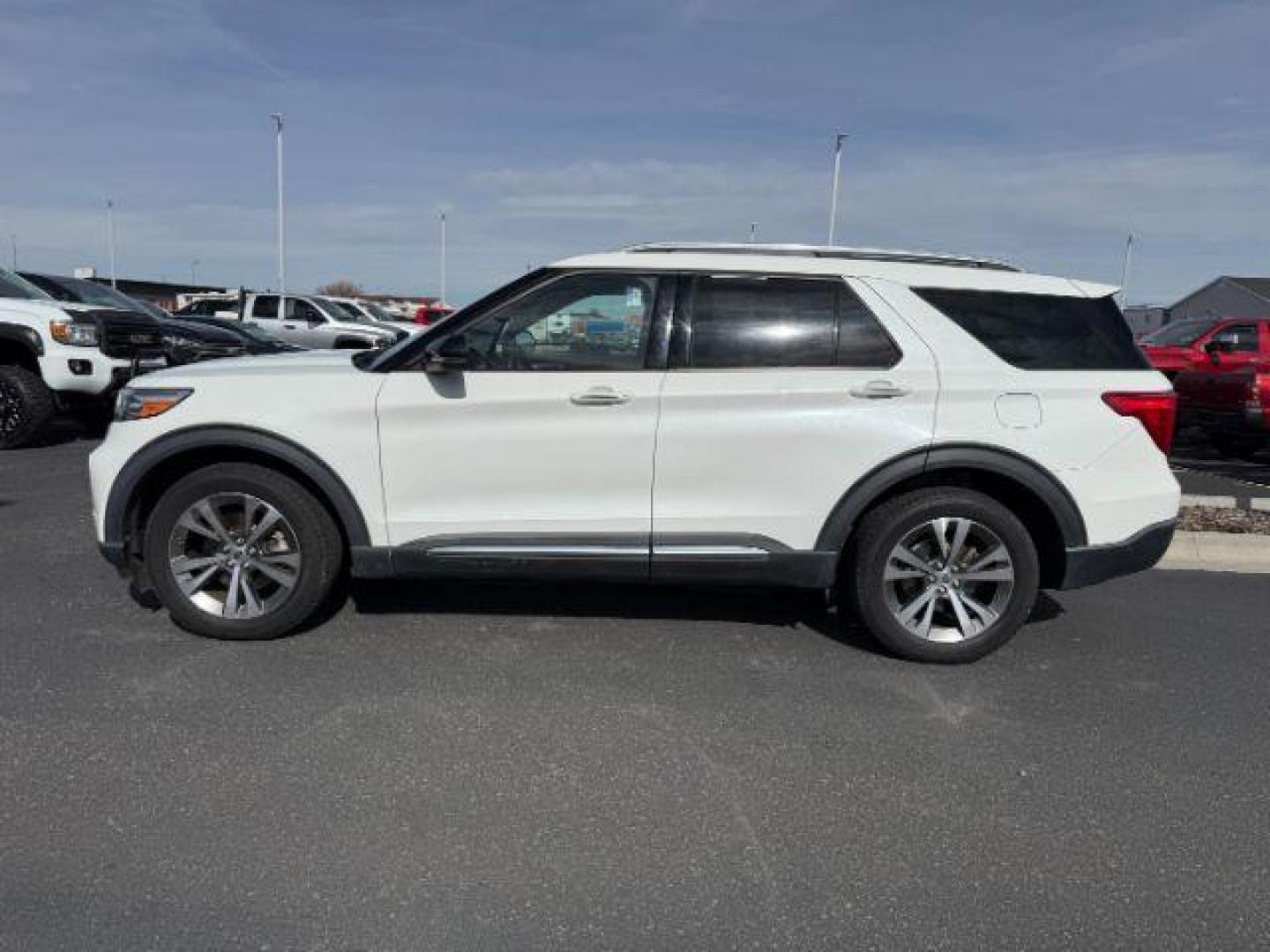 2020 WHITE /Ebony Ford Explorer (1FM5K8HC1LG) with an EcoBoost 3L V-6 gasoline direct injection engine, Automatic transmission, located at 1175 N Woodruff Ave, Idaho Falls, ID, 83401, 43.506901, -111.999657 - At Timberline Auto, finding a great deal on your next vehicle is always easy! Our experienced sales staff's goal is to help find you the right vehicle at the right price! Our knowledgeable finance department has options for almost any credit score. We offer extended service contract options to prote - Photo#1