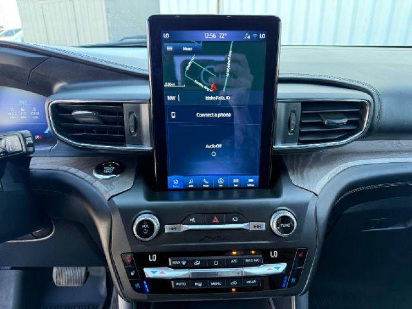 2020 WHITE /Ebony Ford Explorer Platinum (1FM5K8HC1LG) with an EcoBoost 3L V-6 gasoline direct injection engine, AUTOMATIC transmission, located at 1235 N Woodruff Ave., Idaho Falls, 83401, (208) 523-1053, 43.507172, -112.000488 - Photo#42