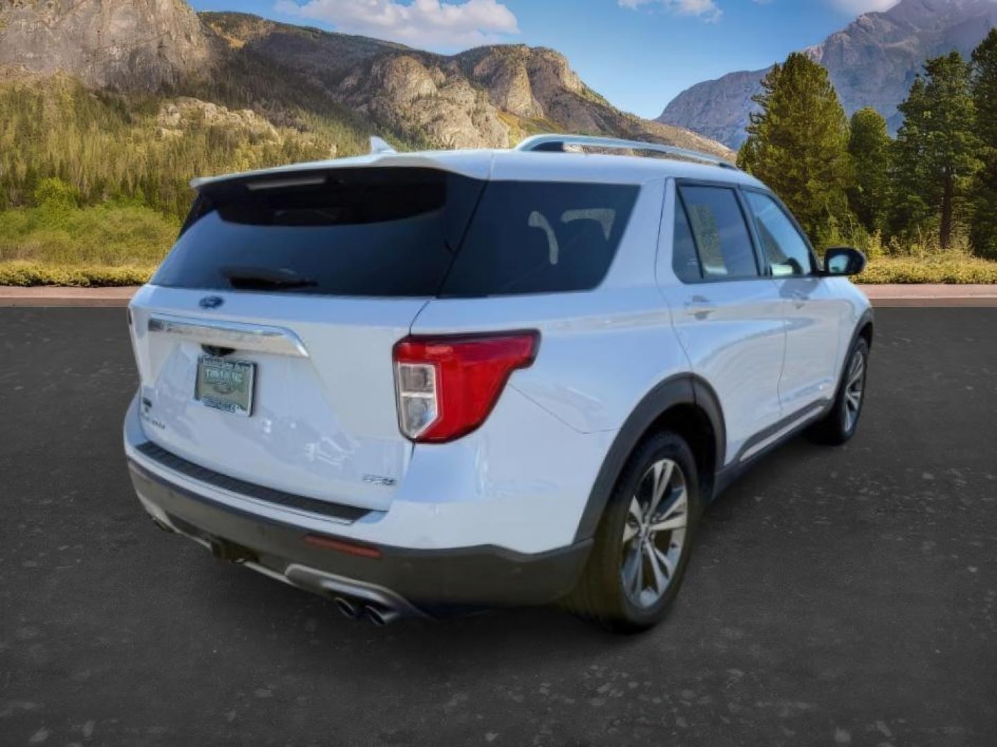 2020 WHITE /Ebony Ford Explorer Platinum (1FM5K8HC1LG) with an EcoBoost 3L V-6 gasoline direct injection engine, AUTOMATIC transmission, located at 1235 N Woodruff Ave., Idaho Falls, 83401, (208) 523-1053, 43.507172, -112.000488 - Photo#5