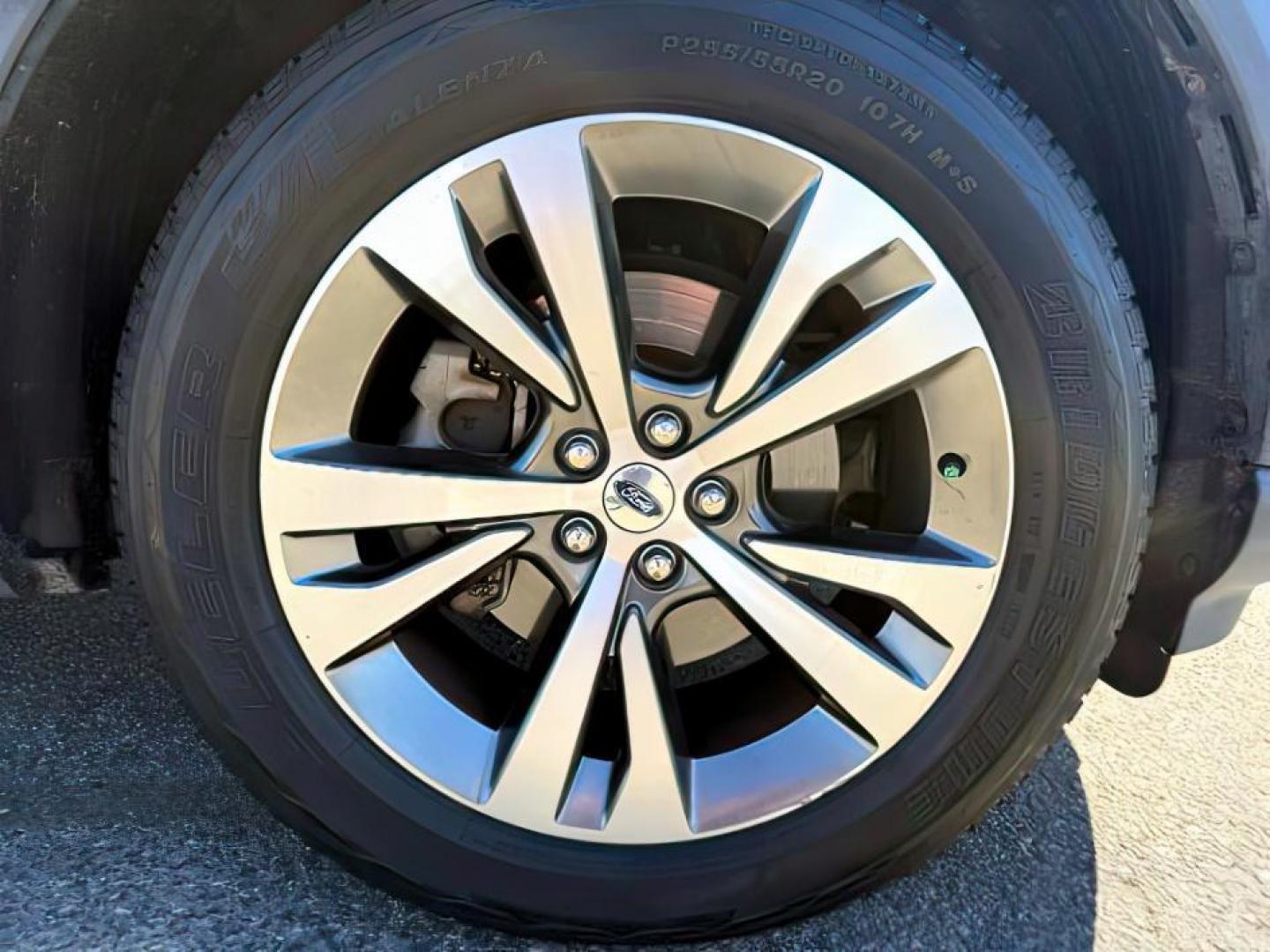 2020 WHITE /Ebony Ford Explorer Platinum (1FM5K8HC1LG) with an EcoBoost 3L V-6 gasoline direct injection engine, AUTOMATIC transmission, located at 1235 N Woodruff Ave., Idaho Falls, 83401, (208) 523-1053, 43.507172, -112.000488 - Photo#10