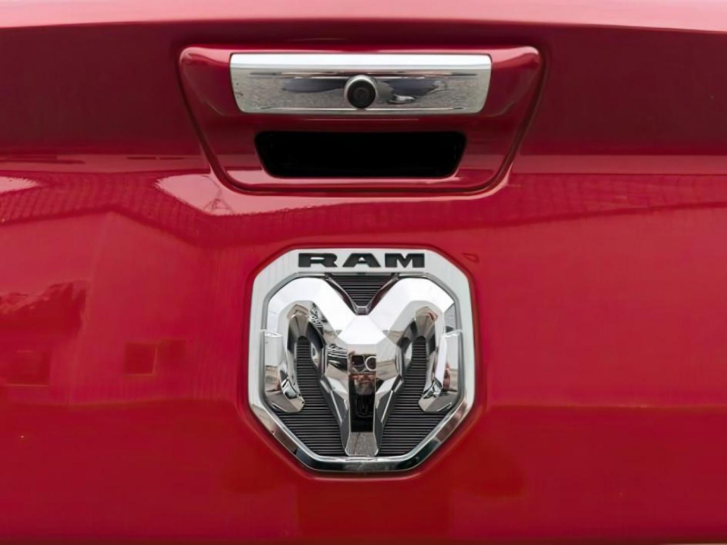 2021 RED /LEATHER Ram 2500 LARAMIE (3C6UR5FL2MG) with an 6.7L engine, AUTOMATIC transmission, located at 1235 N Woodruff Ave., Idaho Falls, 83401, (208) 523-1053, 43.507172, -112.000488 - At Timberline Auto, finding a great deal on your next vehicle is always easy! Our experienced sales staff's goal is to help find you the right vehicle at the right price! Our knowledgeable finance department has options for almost any credit score. We offer extended service contract options to prote - Photo#4