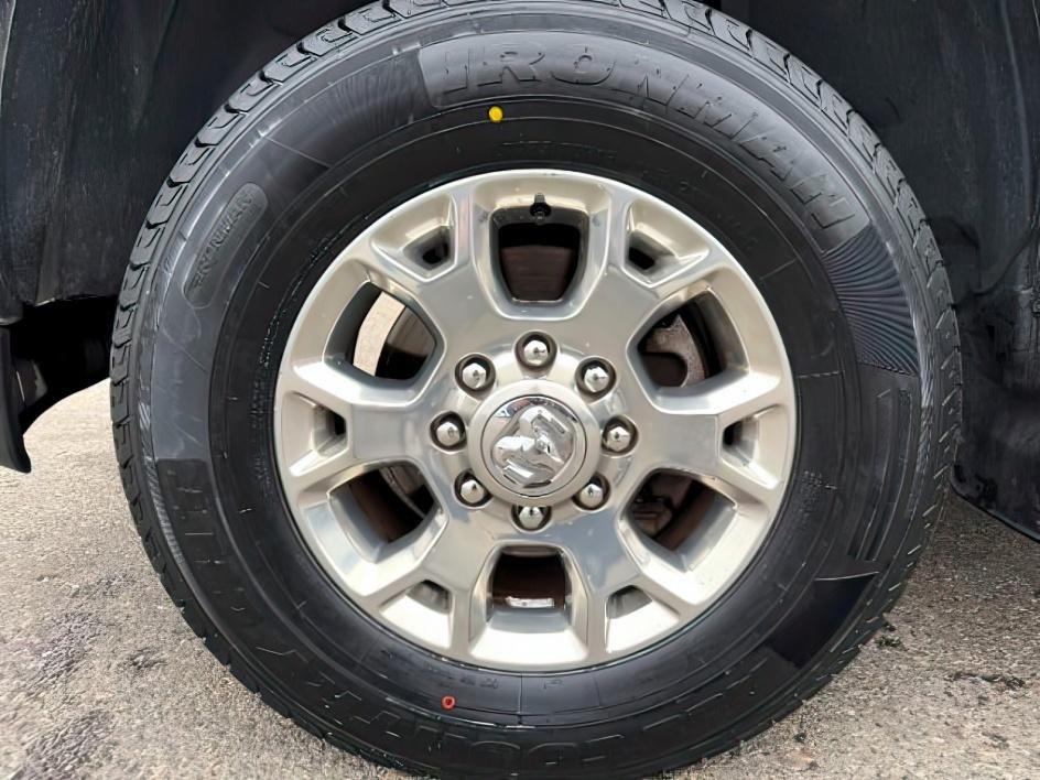 2021 RED /LEATHER Ram 2500 LARAMIE (3C6UR5FL2MG) with an 6.7L engine, AUTOMATIC transmission, located at 1235 N Woodruff Ave., Idaho Falls, 83401, (208) 523-1053, 43.507172, -112.000488 - At Timberline Auto, finding a great deal on your next vehicle is always easy! Our experienced sales staff's goal is to help find you the right vehicle at the right price! Our knowledgeable finance department has options for almost any credit score. We offer extended service contract options to prote- Photo#12