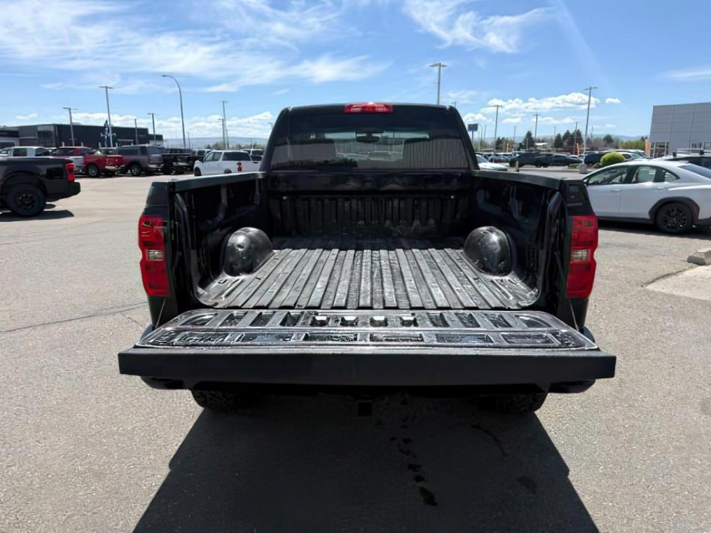 2019 BLACK /CLOTH Chevrolet Silverado 1500 Work Truck Double Cab 4WD (2GCVKPEC1K1) with an 5.3L V8 OHV 16V engine, 6-Speed Automatic transmission, located at 1235 N Woodruff Ave., Idaho Falls, 83401, (208) 523-1053, 43.507172, -112.000488 - At Timberline Auto, finding a great deal on your next vehicle is always easy! Our experienced sales staff's goal is to help find you the right vehicle at the right price! Our knowledgeable finance department has options for almost any credit score. We offer extended service contract options to prote - Photo#5