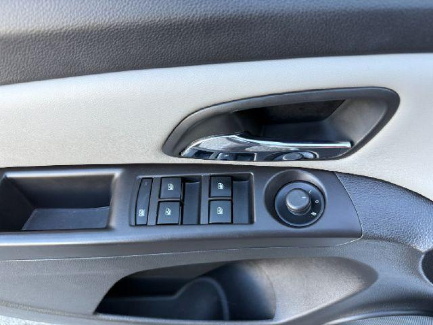 2014 SILVER /Jet Black Chevrolet Cruze (1G1PC5SB4E7) with an ECOTEC 14L I-4 DOHC engine, Automatic transmission, located at 1175 N Woodruff Ave, Idaho Falls, ID, 83401, 43.506901, -111.999657 - Photo#38