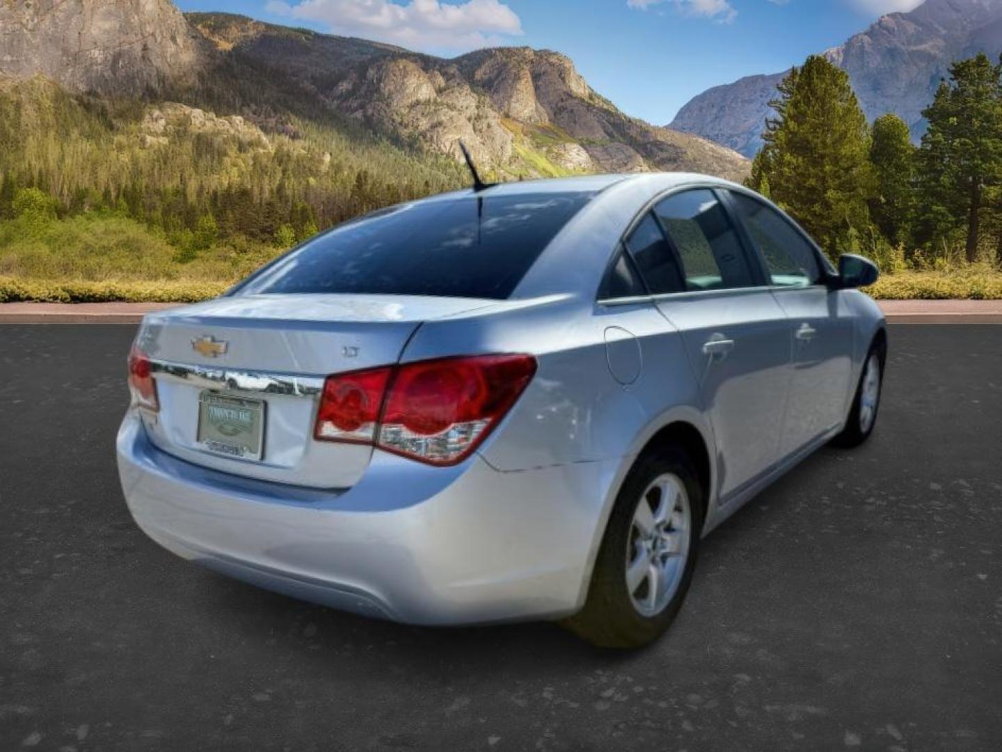 2014 SILVER /Jet Black Chevrolet Cruze (1G1PC5SB4E7) with an ECOTEC 14L I-4 DOHC engine, Automatic transmission, located at 1175 N Woodruff Ave, Idaho Falls, ID, 83401, 43.506901, -111.999657 - Photo#4