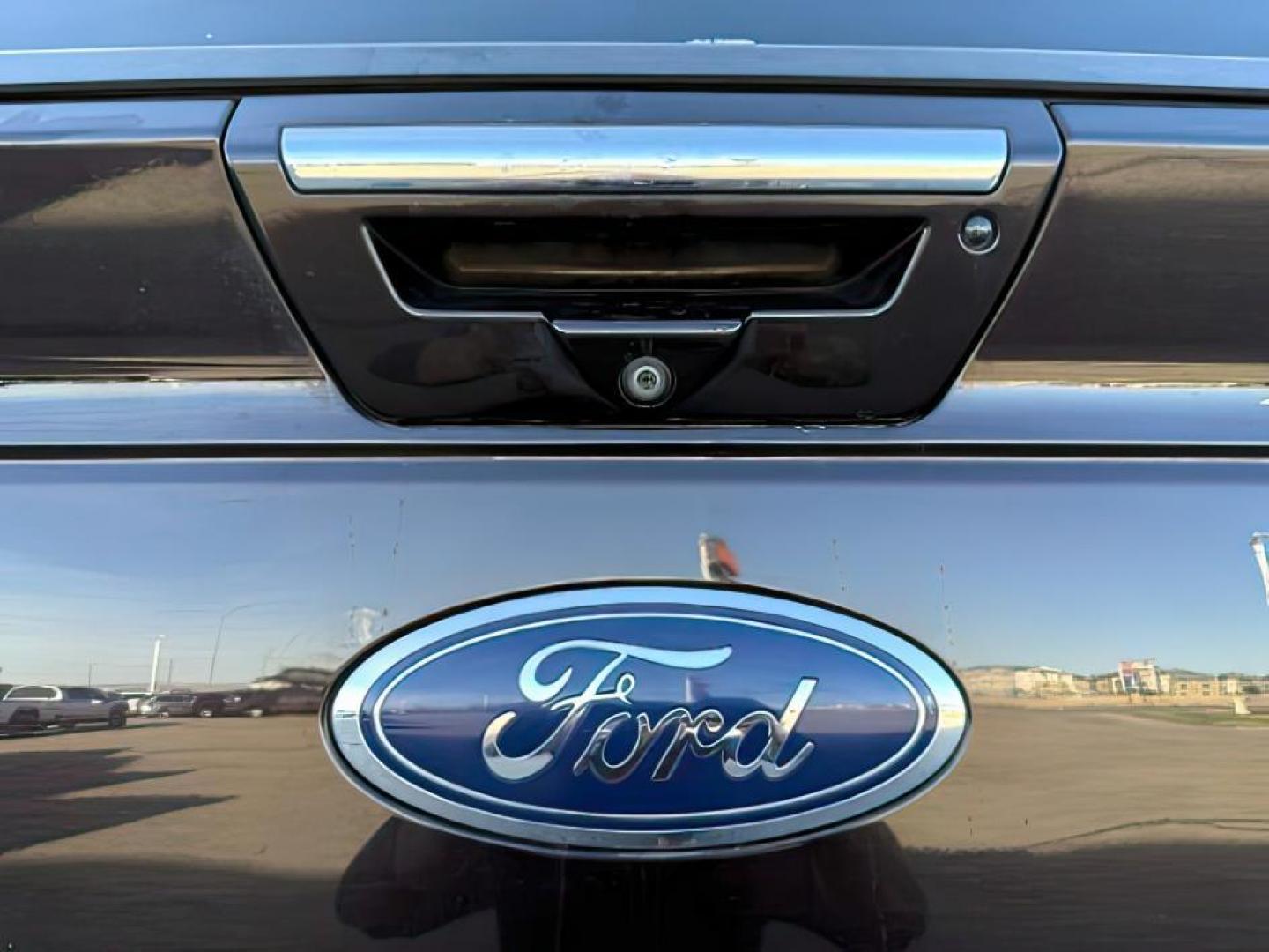 2018 BLACK /Black Ford F-150 (1FTEW1EG1JF) with an EcoBoost 35L V-6 portdirect injection engine, Automatic transmission, located at 1175 N Woodruff Ave, Idaho Falls, ID, 83401, 43.506901, -111.999657 - At Timberline Auto, finding a great deal on your next vehicle is always easy! Our experienced sales staff's goal is to help find you the right vehicle at the right price! Our knowledgeable finance department has options for almost any credit score. We offer extended service contract options to prote - Photo#4