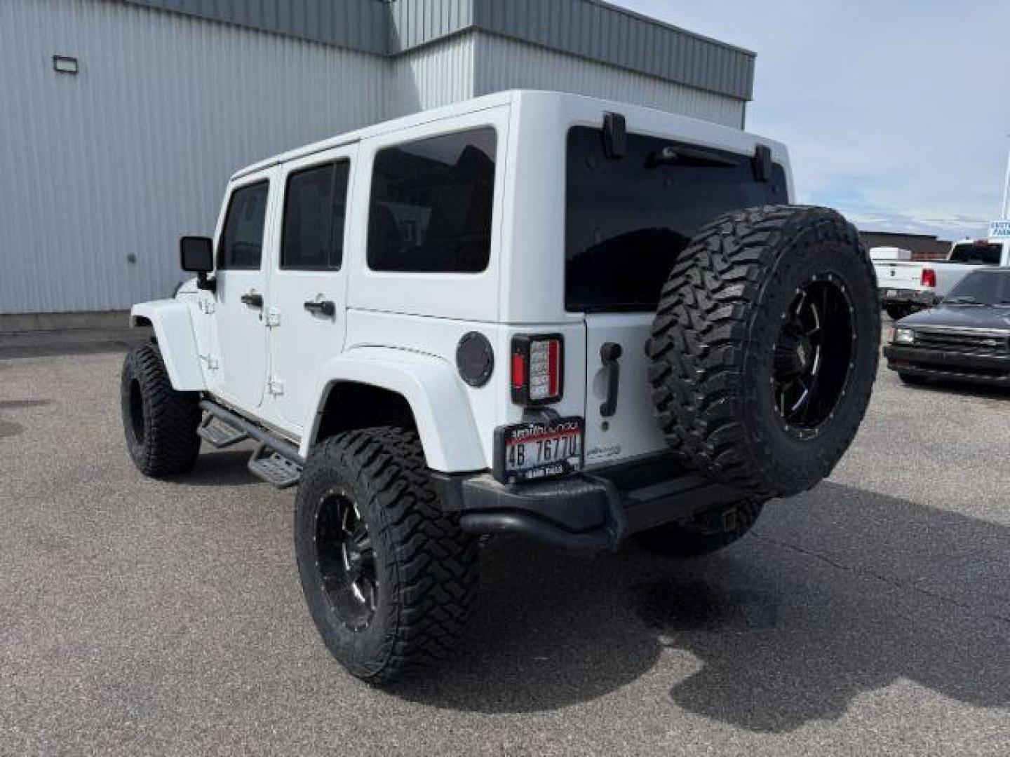 2016 WHITE /Black Jeep Wrangler Unlimited (1C4BJWEG5GL) with an Pentastar 36L V-6 DOHC engine, Automatic transmission, located at 1175 N Woodruff Ave, Idaho Falls, ID, 83401, 43.506901, -111.999657 - At Timberline Auto, finding a great deal on your next vehicle is always easy! Our experienced sales staff's goal is to help find you the right vehicle at the right price! Our knowledgeable finance department has options for almost any credit score. We offer extended service contract options to prote - Photo#24
