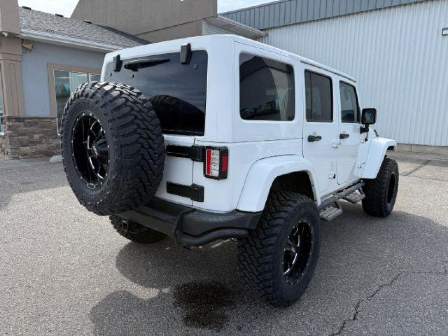 2016 WHITE /Black Jeep Wrangler Unlimited (1C4BJWEG5GL) with an Pentastar 36L V-6 DOHC engine, Automatic transmission, located at 1175 N Woodruff Ave, Idaho Falls, ID, 83401, 43.506901, -111.999657 - At Timberline Auto, finding a great deal on your next vehicle is always easy! Our experienced sales staff's goal is to help find you the right vehicle at the right price! Our knowledgeable finance department has options for almost any credit score. We offer extended service contract options to prote - Photo#28