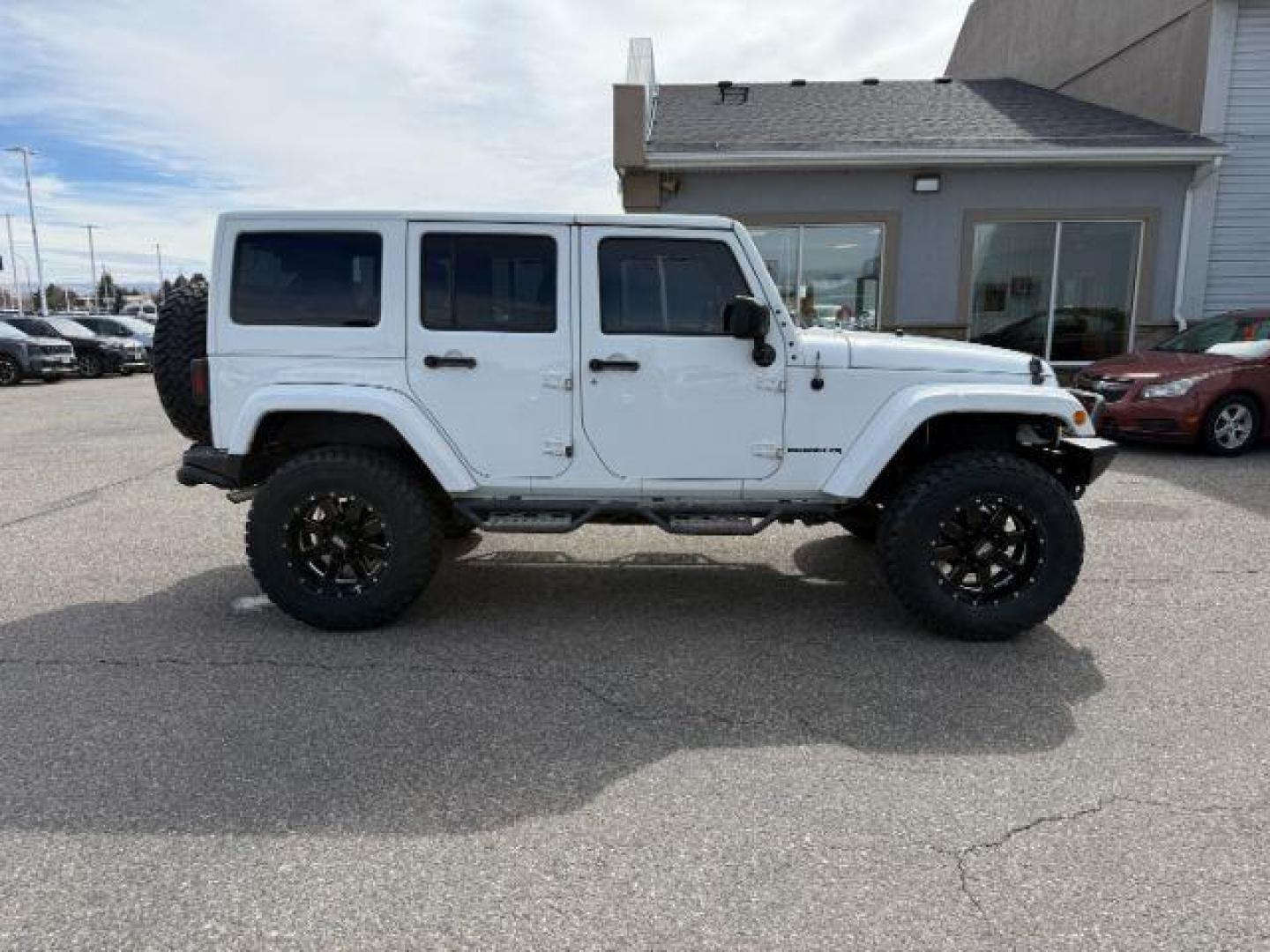 2016 WHITE /Black Jeep Wrangler Unlimited (1C4BJWEG5GL) with an Pentastar 36L V-6 DOHC engine, Automatic transmission, located at 1175 N Woodruff Ave, Idaho Falls, ID, 83401, 43.506901, -111.999657 - At Timberline Auto, finding a great deal on your next vehicle is always easy! Our experienced sales staff's goal is to help find you the right vehicle at the right price! Our knowledgeable finance department has options for almost any credit score. We offer extended service contract options to prote - Photo#29