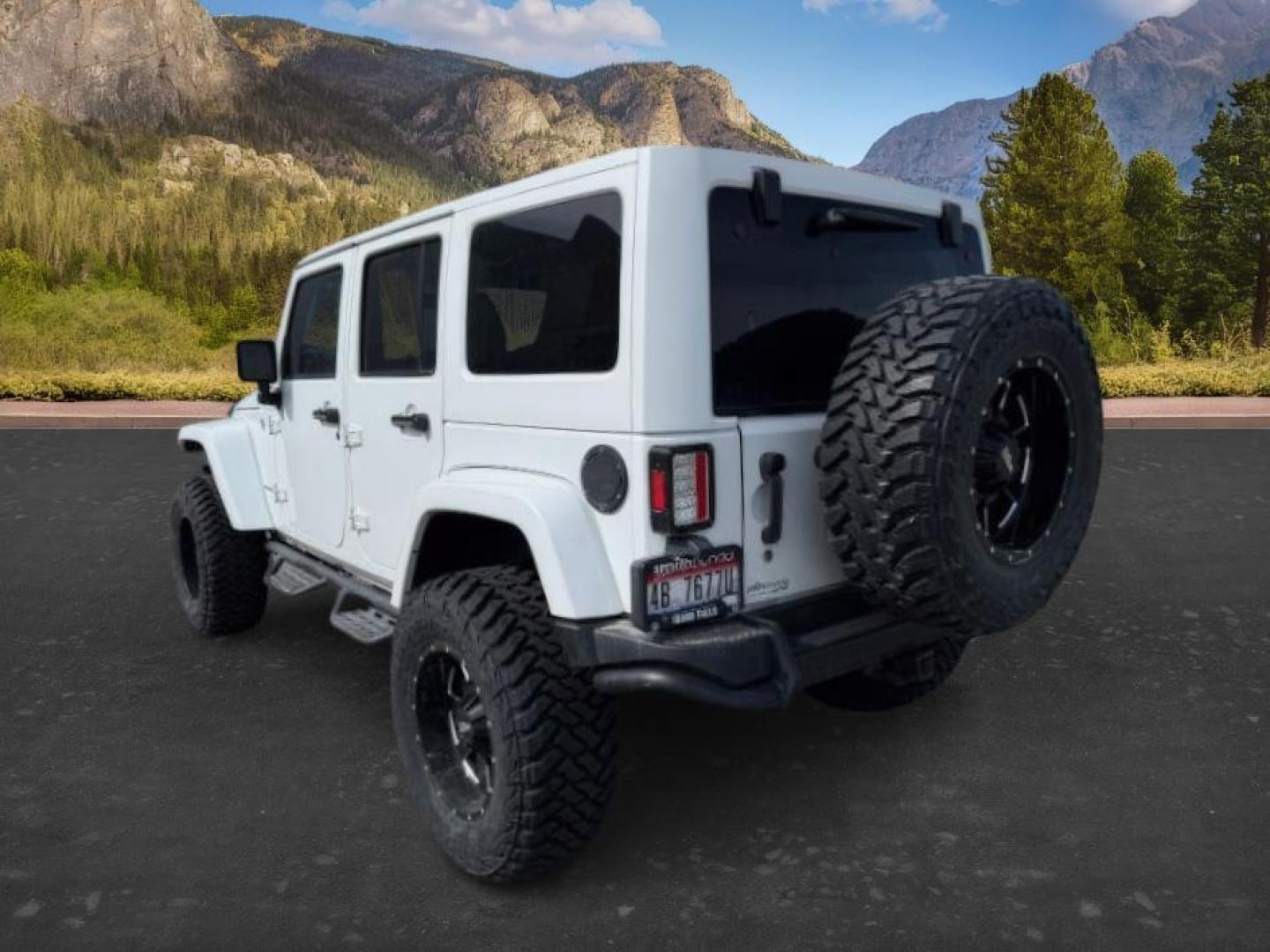 2016 WHITE /Black Jeep Wrangler Unlimited (1C4BJWEG5GL) with an Pentastar 36L V-6 DOHC engine, Automatic transmission, located at 1175 N Woodruff Ave, Idaho Falls, ID, 83401, 43.506901, -111.999657 - At Timberline Auto, finding a great deal on your next vehicle is always easy! Our experienced sales staff's goal is to help find you the right vehicle at the right price! Our knowledgeable finance department has options for almost any credit score. We offer extended service contract options to prote - Photo#2