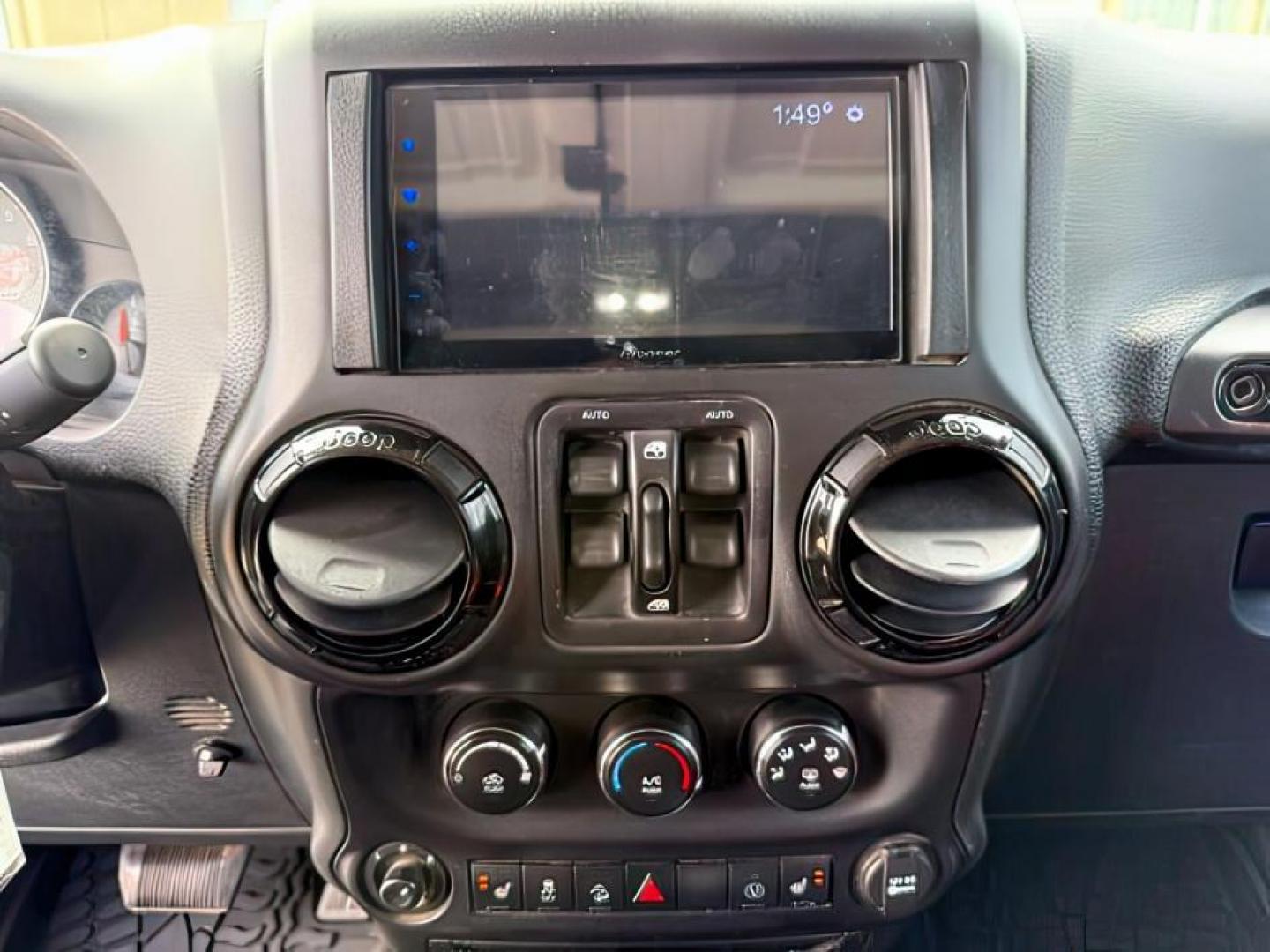 2016 WHITE /Black Jeep Wrangler Unlimited (1C4BJWEG5GL) with an Pentastar 36L V-6 DOHC engine, Automatic transmission, located at 1175 N Woodruff Ave, Idaho Falls, ID, 83401, 43.506901, -111.999657 - At Timberline Auto, finding a great deal on your next vehicle is always easy! Our experienced sales staff's goal is to help find you the right vehicle at the right price! Our knowledgeable finance department has options for almost any credit score. We offer extended service contract options to prote - Photo#16