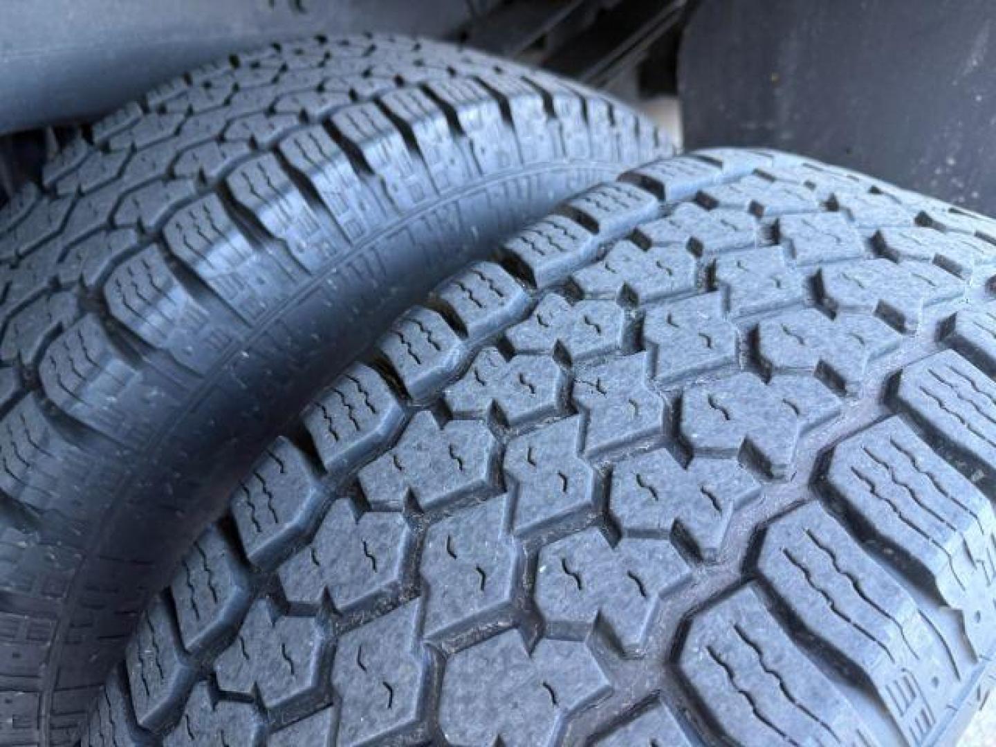 2018 WHITE /Camelback Ford F-350 (1FT8W3DT2JE) with an Powerstroke 67L V-8 diesel direct injection engine, Automatic transmission, located at 1175 N Woodruff Ave, Idaho Falls, ID, 83401, 43.506901, -111.999657 - At Timberline Auto, finding a great deal on your next vehicle is always easy! Our experienced sales staff's goal is to help find you the right vehicle at the right price! Our knowledgeable finance department has options for almost any credit score. We offer extended service contract options to prote - Photo#35