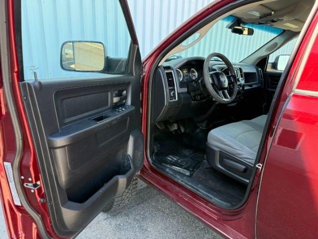 2017 MAROON /Diesel Gray/Black Ram 2500 Tradesman Crew Cab 4x4 6'4 Box (3C6UR5CL6HG) with an Cummins 6.7L I-6 diesel direct injection engine, AUTOMATIC transmission, located at 1235 N Woodruff Ave., Idaho Falls, 83401, (208) 523-1053, 43.507172, -112.000488 - At Timberline Auto, finding a great deal on your next vehicle is always easy! Our experienced sales staff's goal is to help find you the right vehicle at the right price! Our knowledgeable finance department has options for almost any credit score. We offer extended service contract options to prote - Photo#35