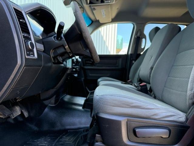 2017 MAROON /Diesel Gray/Black Ram 2500 Tradesman Crew Cab 4x4 6'4 Box (3C6UR5CL6HG) with an Cummins 6.7L I-6 diesel direct injection engine, AUTOMATIC transmission, located at 1235 N Woodruff Ave., Idaho Falls, 83401, (208) 523-1053, 43.507172, -112.000488 - At Timberline Auto, finding a great deal on your next vehicle is always easy! Our experienced sales staff's goal is to help find you the right vehicle at the right price! Our knowledgeable finance department has options for almost any credit score. We offer extended service contract options to prote - Photo#36