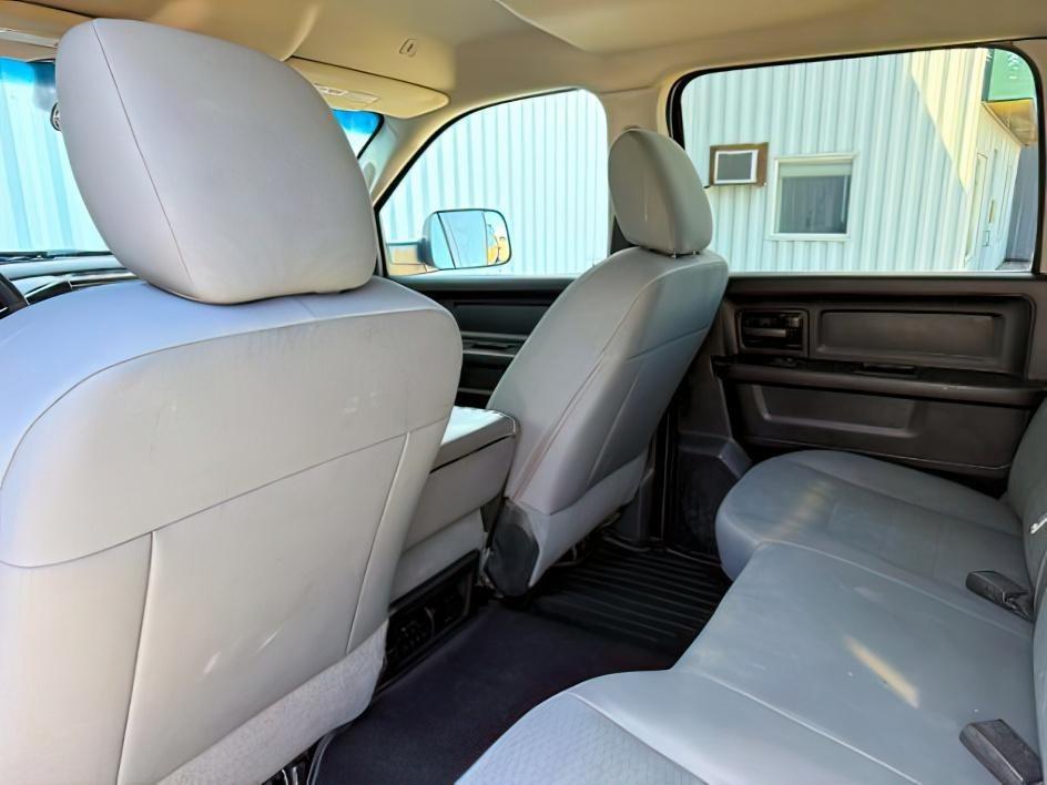 2017 MAROON /Diesel Gray/Black Ram 2500 Tradesman Crew Cab 4x4 6'4 Box (3C6UR5CL6HG) with an Cummins 6.7L I-6 diesel direct injection engine, AUTOMATIC transmission, located at 1235 N Woodruff Ave., Idaho Falls, 83401, (208) 523-1053, 43.507172, -112.000488 - At Timberline Auto, finding a great deal on your next vehicle is always easy! Our experienced sales staff's goal is to help find you the right vehicle at the right price! Our knowledgeable finance department has options for almost any credit score. We offer extended service contract options to prote - Photo#23