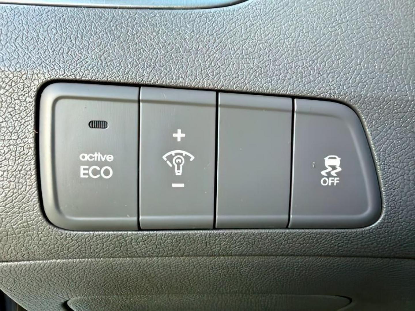 2012 SILVER /Gray Cloth Interior Hyundai Elantra (5NPDH4AE4CH) with an 18L L4 DOHC 16V engine, Automatic transmission, located at 1175 N Woodruff Ave, Idaho Falls, ID, 83401, 43.506901, -111.999657 - At Timberline Auto, finding a great deal on your next vehicle is always easy! Our experienced sales staff's goal is to help find you the right vehicle at the right price! Our knowledgeable finance department has options for almost any credit score. We offer extended service contract options to prote - Photo#17