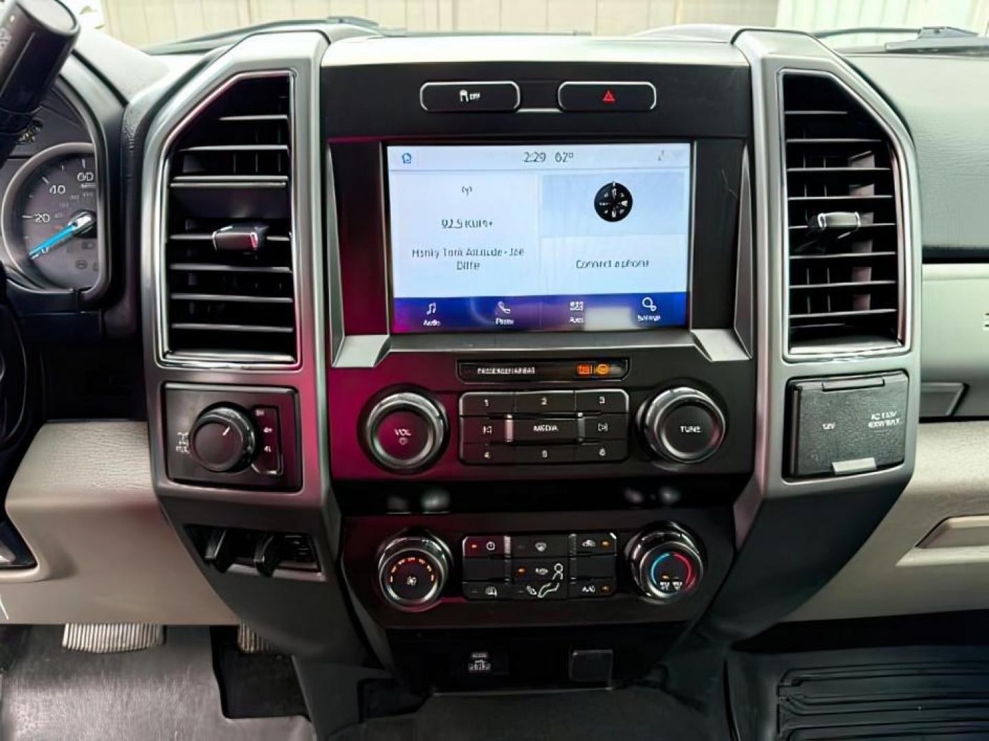 2021 BLUE /Medium Earth Gray Ford F-350 SD XLT Crew Cab Long Bed 4WD (1FT8W3B61ME) with an 6.2L V8 OHV 16V engine, 6-Speed Automatic transmission, located at 1235 N Woodruff Ave., Idaho Falls, 83401, (208) 523-1053, 43.507172, -112.000488 - At Timberline Auto, finding a great deal on your next vehicle is always easy! Our experienced sales staff's goal is to help find you the right vehicle at the right price! Our knowledgeable finance department has options for almost any credit score. We offer extended service contract options to prote - Photo#14