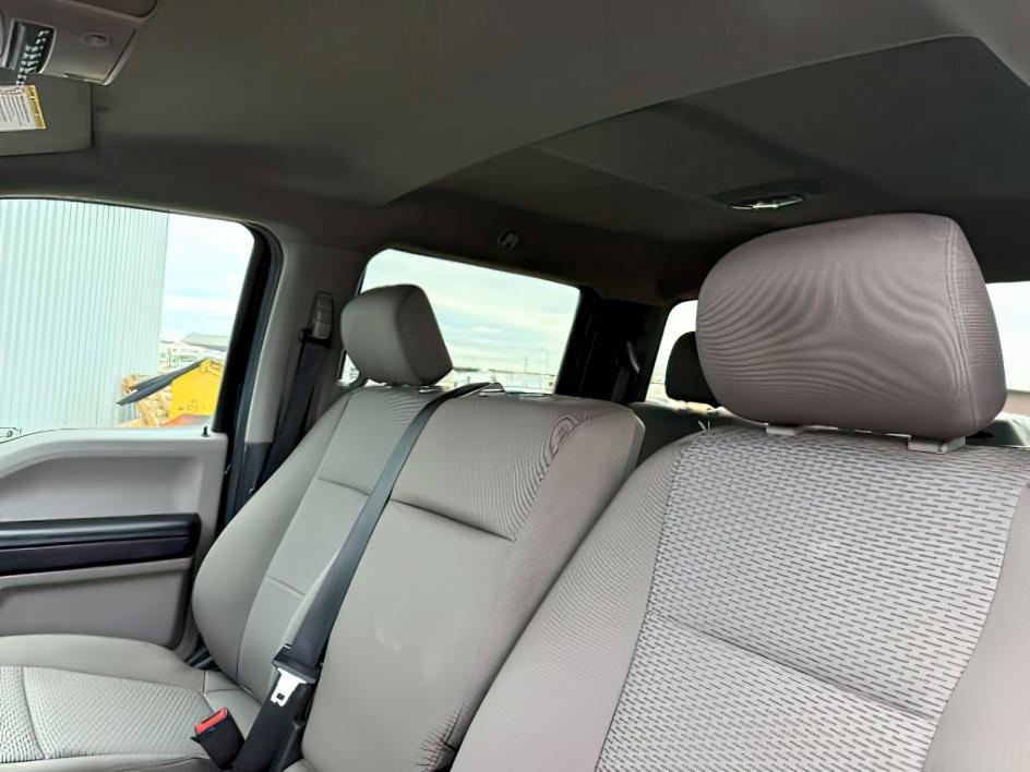 2021 BLUE /Medium Earth Gray Ford F-350 SD XLT Crew Cab Long Bed 4WD (1FT8W3B61ME) with an 6.2L V8 OHV 16V engine, 6-Speed Automatic transmission, located at 1235 N Woodruff Ave., Idaho Falls, 83401, (208) 523-1053, 43.507172, -112.000488 - At Timberline Auto, finding a great deal on your next vehicle is always easy! Our experienced sales staff's goal is to help find you the right vehicle at the right price! Our knowledgeable finance department has options for almost any credit score. We offer extended service contract options to prote- Photo#18
