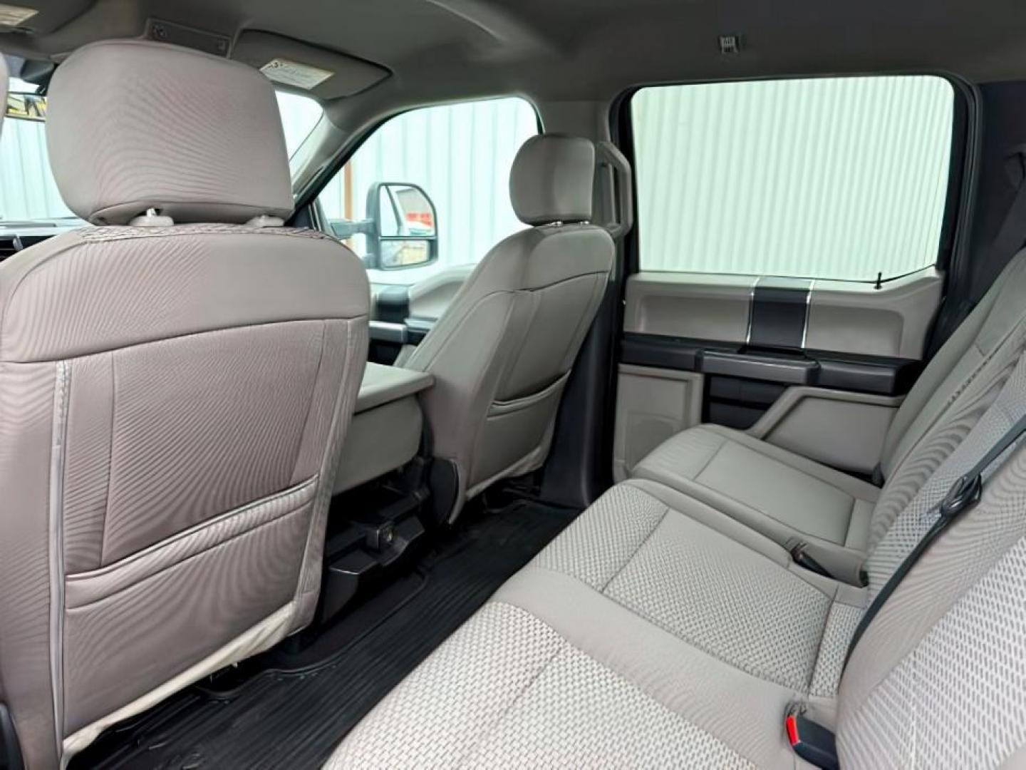 2021 BLUE /Medium Earth Gray Ford F-350 SD XLT Crew Cab Long Bed 4WD (1FT8W3B61ME) with an 6.2L V8 OHV 16V engine, 6-Speed Automatic transmission, located at 1235 N Woodruff Ave., Idaho Falls, 83401, (208) 523-1053, 43.507172, -112.000488 - At Timberline Auto, finding a great deal on your next vehicle is always easy! Our experienced sales staff's goal is to help find you the right vehicle at the right price! Our knowledgeable finance department has options for almost any credit score. We offer extended service contract options to prote - Photo#21