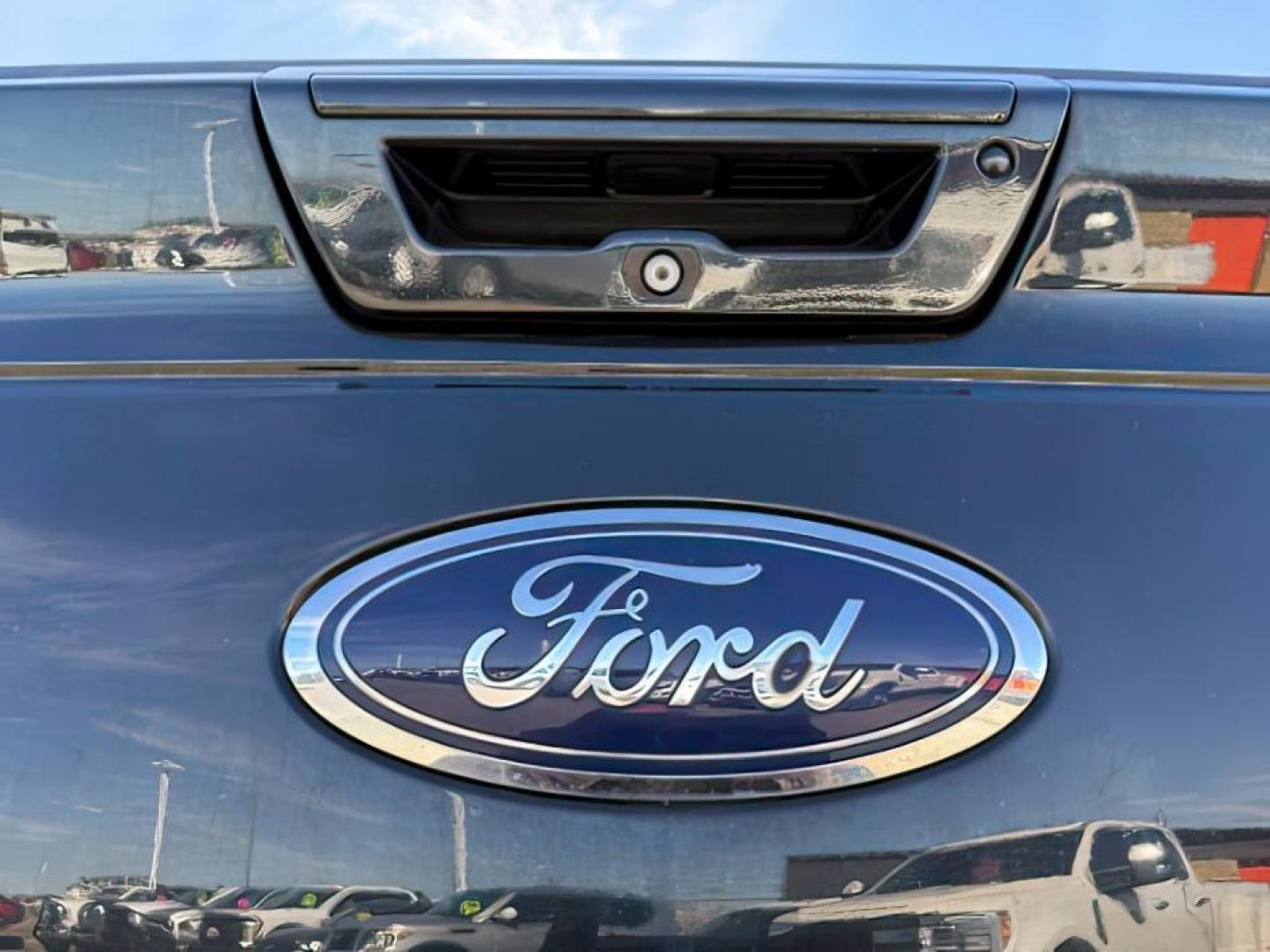 2015 BLACK /LEATHER Ford F-150 (1FTFW1EG9FF) with an 35L V6 ECOBOOST engine, Automatic transmission, located at 1175 N Woodruff Ave, Idaho Falls, ID, 83401, 43.506901, -111.999657 - At Timberline Auto, finding a great deal on your next vehicle is always easy! Our experienced sales staff's goal is to help find you the right vehicle at the right price! Our knowledgeable finance department has options for almost any credit score. We offer extended service contract options to prote - Photo#4