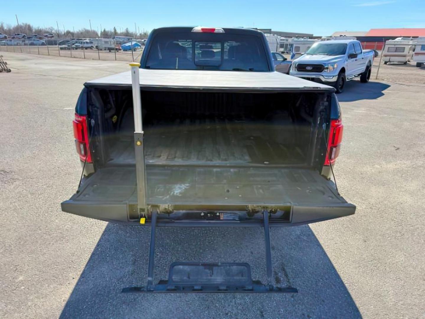 2015 BLACK /LEATHER Ford F-150 (1FTFW1EG9FF) with an 35L V6 ECOBOOST engine, Automatic transmission, located at 1175 N Woodruff Ave, Idaho Falls, ID, 83401, 43.506901, -111.999657 - At Timberline Auto, finding a great deal on your next vehicle is always easy! Our experienced sales staff's goal is to help find you the right vehicle at the right price! Our knowledgeable finance department has options for almost any credit score. We offer extended service contract options to prote - Photo#5