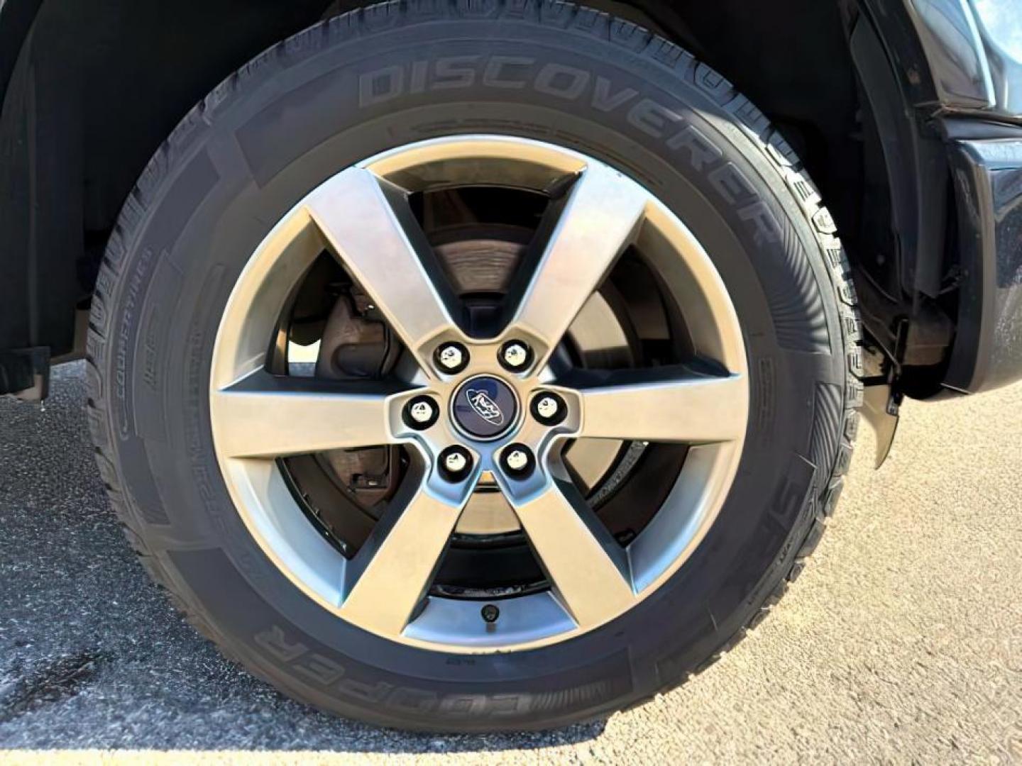 2015 BLACK /LEATHER Ford F-150 (1FTFW1EG9FF) with an 35L V6 ECOBOOST engine, Automatic transmission, located at 1175 N Woodruff Ave, Idaho Falls, ID, 83401, 43.506901, -111.999657 - At Timberline Auto, finding a great deal on your next vehicle is always easy! Our experienced sales staff's goal is to help find you the right vehicle at the right price! Our knowledgeable finance department has options for almost any credit score. We offer extended service contract options to prote - Photo#11