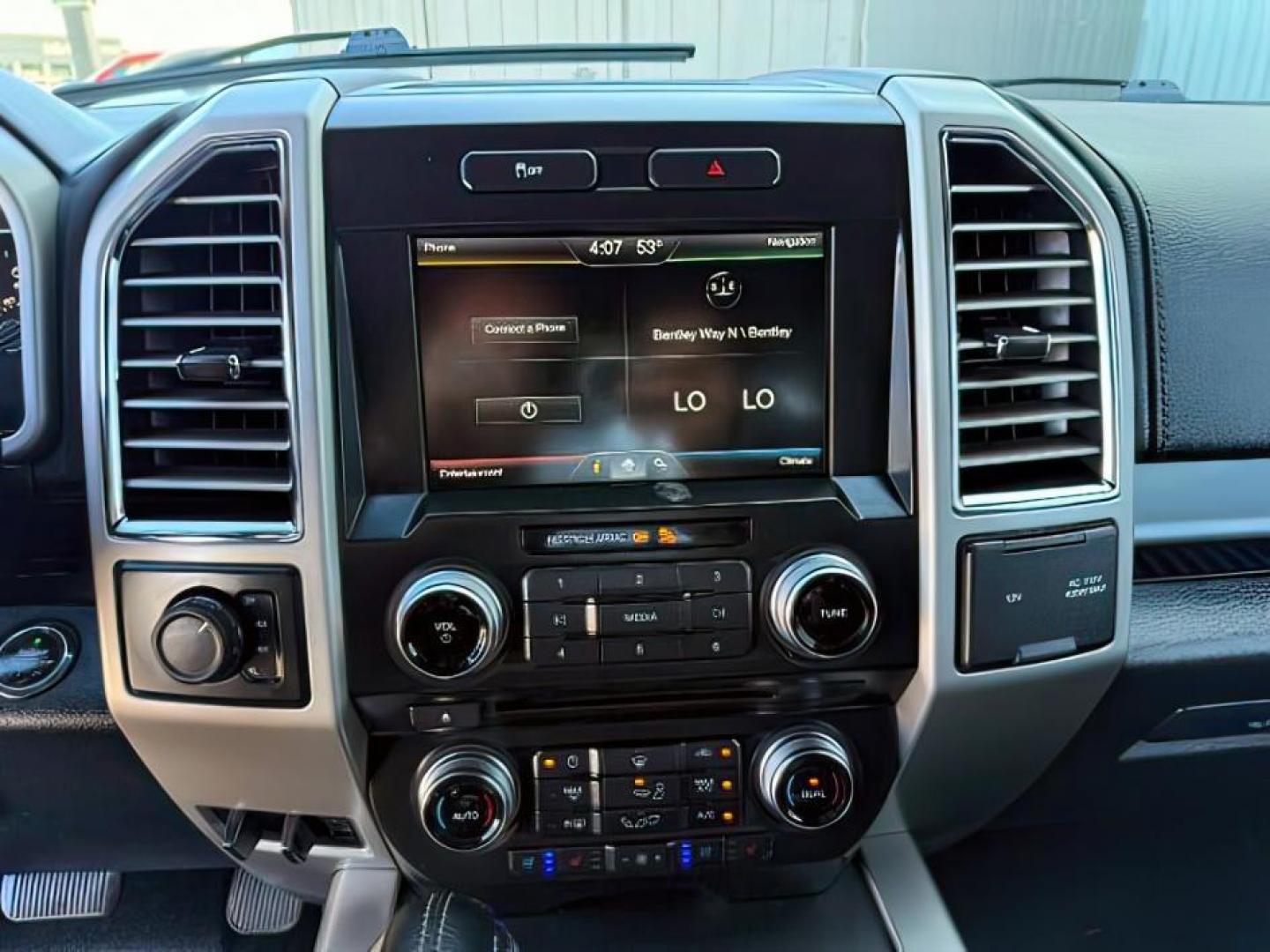 2015 BLACK /LEATHER Ford F-150 (1FTFW1EG9FF) with an 35L V6 ECOBOOST engine, Automatic transmission, located at 1175 N Woodruff Ave, Idaho Falls, ID, 83401, 43.506901, -111.999657 - At Timberline Auto, finding a great deal on your next vehicle is always easy! Our experienced sales staff's goal is to help find you the right vehicle at the right price! Our knowledgeable finance department has options for almost any credit score. We offer extended service contract options to prote - Photo#16