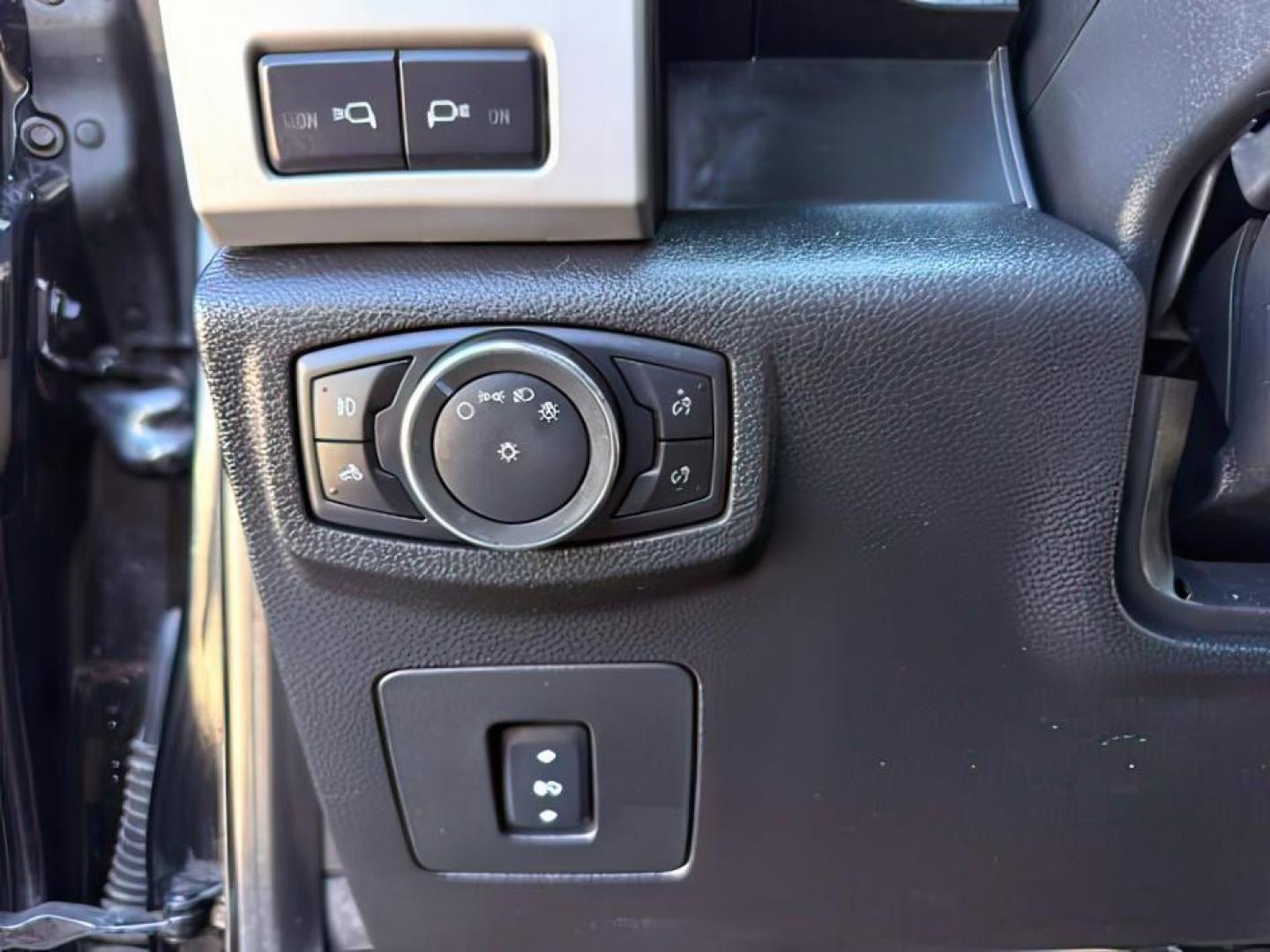 2015 BLACK /LEATHER Ford F-150 (1FTFW1EG9FF) with an 35L V6 ECOBOOST engine, Automatic transmission, located at 1175 N Woodruff Ave, Idaho Falls, ID, 83401, 43.506901, -111.999657 - At Timberline Auto, finding a great deal on your next vehicle is always easy! Our experienced sales staff's goal is to help find you the right vehicle at the right price! Our knowledgeable finance department has options for almost any credit score. We offer extended service contract options to prote - Photo#21