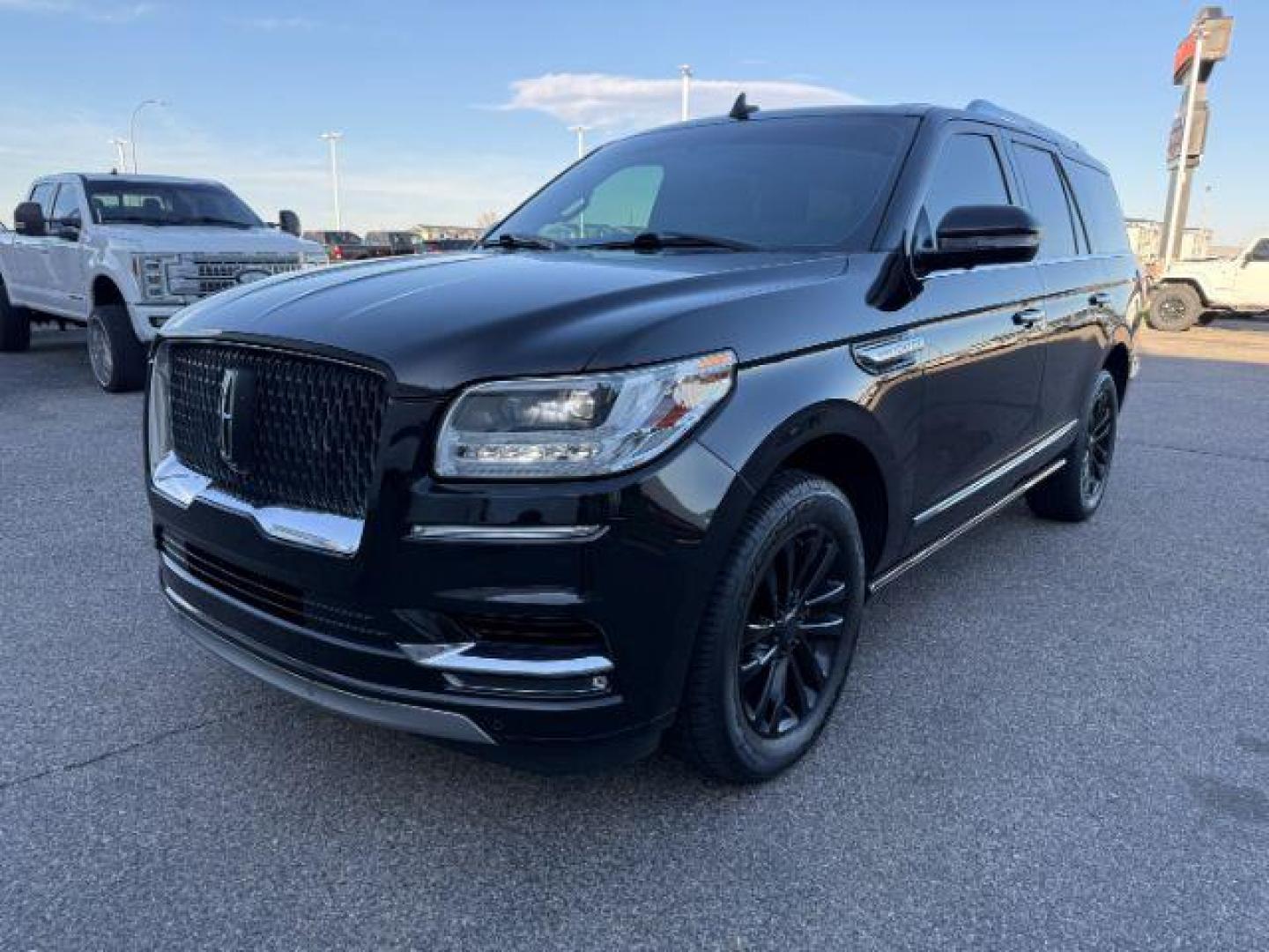 2018 BLACK /Ebony Lincoln Navigator (5LMJJ2JT2JE) with an EcoBoost 35L V-6 portdirect injection engine, Automatic transmission, located at 1175 N Woodruff Ave, Idaho Falls, ID, 83401, 43.506901, -111.999657 - At Timberline Auto, finding a great deal on your next vehicle is always easy! Our experienced sales staff's goal is to help find you the right vehicle at the right price! Our knowledgeable finance department has options for almost any credit score. We offer extended service contract options to prote - Photo#30