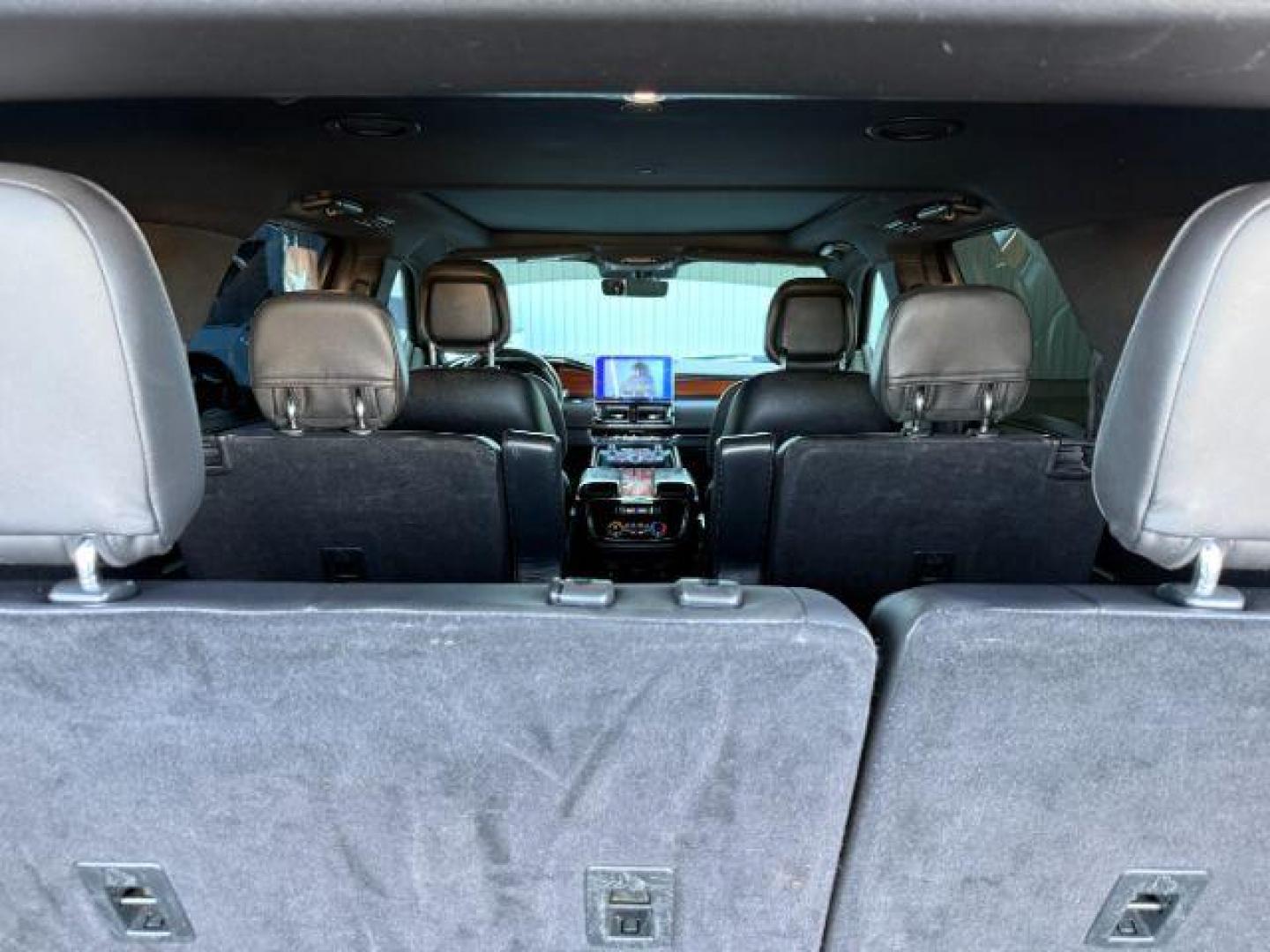 2018 BLACK /Ebony Lincoln Navigator (5LMJJ2JT2JE) with an EcoBoost 35L V-6 portdirect injection engine, Automatic transmission, located at 1175 N Woodruff Ave, Idaho Falls, ID, 83401, 43.506901, -111.999657 - At Timberline Auto, finding a great deal on your next vehicle is always easy! Our experienced sales staff's goal is to help find you the right vehicle at the right price! Our knowledgeable finance department has options for almost any credit score. We offer extended service contract options to prote - Photo#37