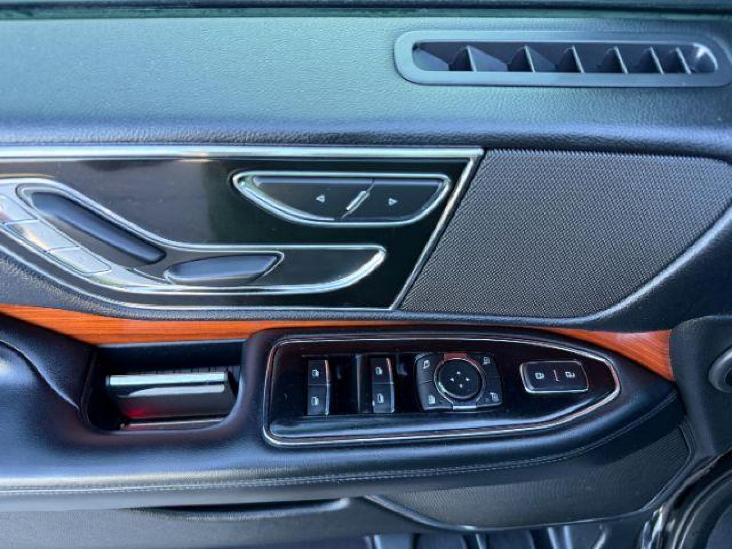 2018 BLACK /Ebony Lincoln Navigator (5LMJJ2JT2JE) with an EcoBoost 35L V-6 portdirect injection engine, Automatic transmission, located at 1175 N Woodruff Ave, Idaho Falls, ID, 83401, 43.506901, -111.999657 - At Timberline Auto, finding a great deal on your next vehicle is always easy! Our experienced sales staff's goal is to help find you the right vehicle at the right price! Our knowledgeable finance department has options for almost any credit score. We offer extended service contract options to prote - Photo#55