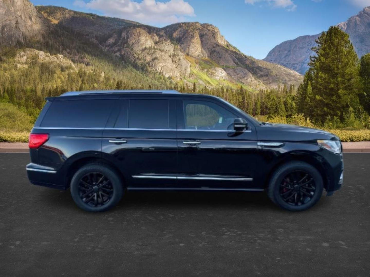 2018 BLACK /Ebony Lincoln Navigator (5LMJJ2JT2JE) with an EcoBoost 35L V-6 portdirect injection engine, Automatic transmission, located at 1175 N Woodruff Ave, Idaho Falls, ID, 83401, 43.506901, -111.999657 - At Timberline Auto, finding a great deal on your next vehicle is always easy! Our experienced sales staff's goal is to help find you the right vehicle at the right price! Our knowledgeable finance department has options for almost any credit score. We offer extended service contract options to prote - Photo#10