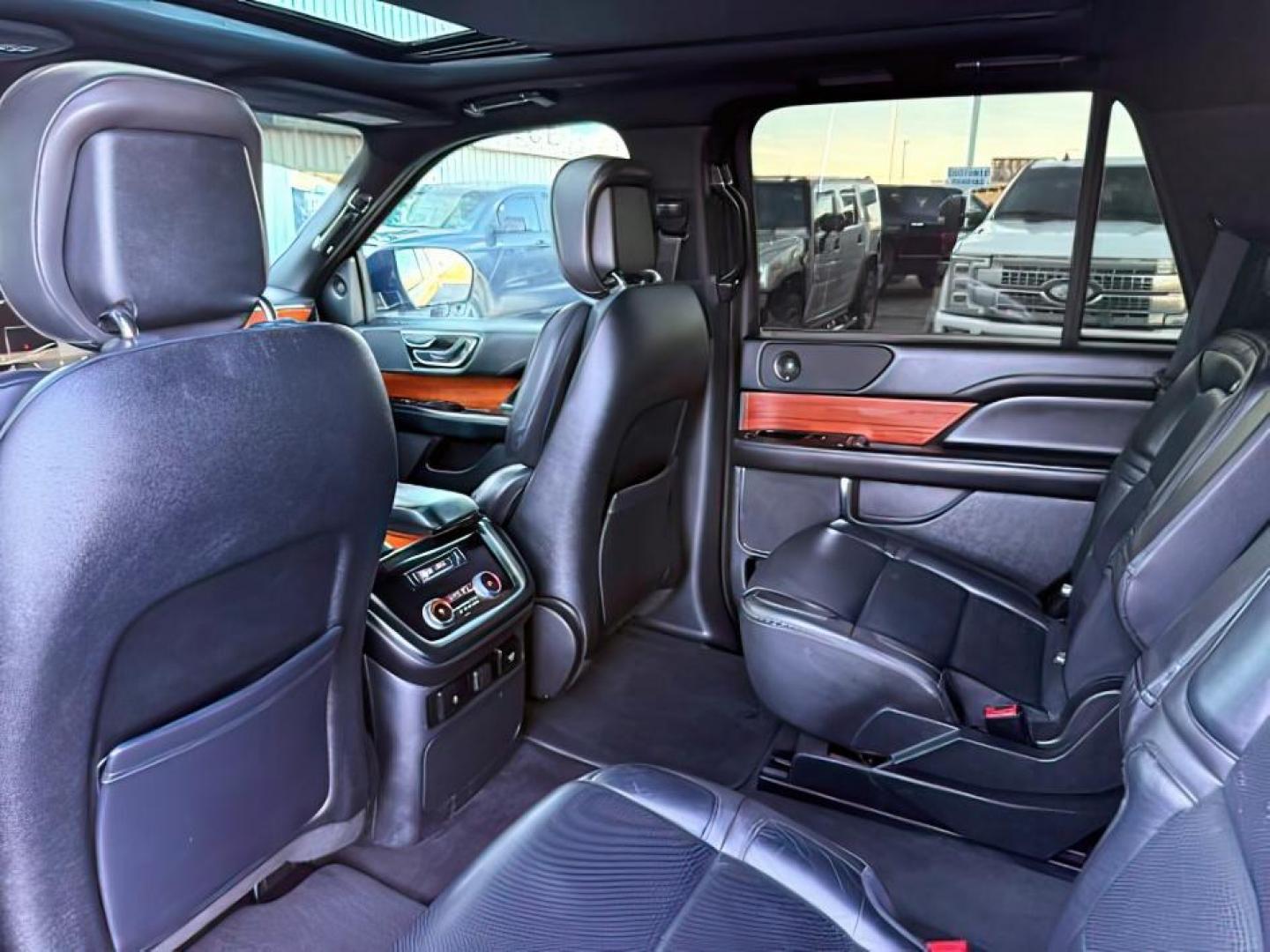 2018 BLACK /Ebony Lincoln Navigator (5LMJJ2JT2JE) with an EcoBoost 35L V-6 portdirect injection engine, Automatic transmission, located at 1175 N Woodruff Ave, Idaho Falls, ID, 83401, 43.506901, -111.999657 - At Timberline Auto, finding a great deal on your next vehicle is always easy! Our experienced sales staff's goal is to help find you the right vehicle at the right price! Our knowledgeable finance department has options for almost any credit score. We offer extended service contract options to prote - Photo#28