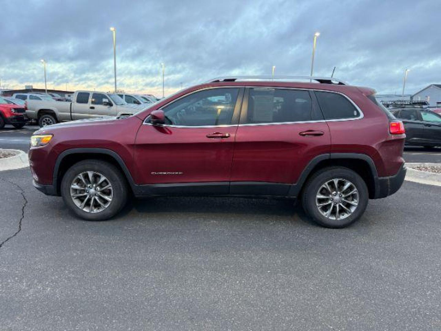 2019 MAROON /LEATHER Jeep Cherokee (1C4PJMLXXKD) with an 32 V6 engine, Automatic transmission, located at 1175 N Woodruff Ave, Idaho Falls, ID, 83401, 43.506901, -111.999657 - At Timberline Auto, finding a great deal on your next vehicle is always easy! Our experienced sales staff's goal is to help find you the right vehicle at the right price! Our knowledgeable finance department has options for almost any credit score. We offer extended service contract options to prote - Photo#1
