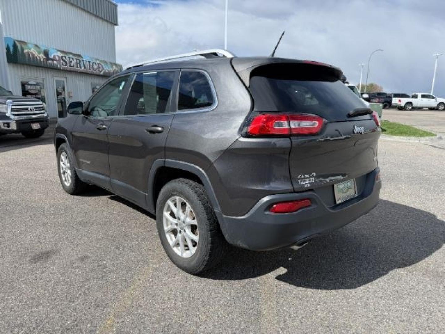 2014 GRAY /Black Jeep Cherokee (1C4PJMCSXEW) with an 32L V-6 DOHC engine, Automatic transmission, located at 1175 N Woodruff Ave, Idaho Falls, ID, 83401, 43.506901, -111.999657 - At Timberline Auto, finding a great deal on your next vehicle is always easy! Our experienced sales staff's goal is to help find you the right vehicle at the right price! Our knowledgeable finance department has options for almost any credit score. We offer extended service contract options to prote - Photo#29