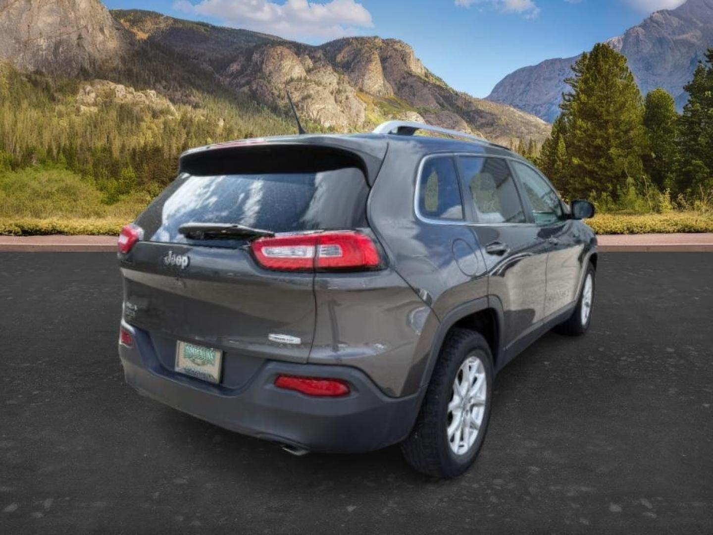 2014 GRAY /Black Jeep Cherokee (1C4PJMCSXEW) with an 32L V-6 DOHC engine, Automatic transmission, located at 1175 N Woodruff Ave, Idaho Falls, ID, 83401, 43.506901, -111.999657 - At Timberline Auto, finding a great deal on your next vehicle is always easy! Our experienced sales staff's goal is to help find you the right vehicle at the right price! Our knowledgeable finance department has options for almost any credit score. We offer extended service contract options to prote - Photo#8