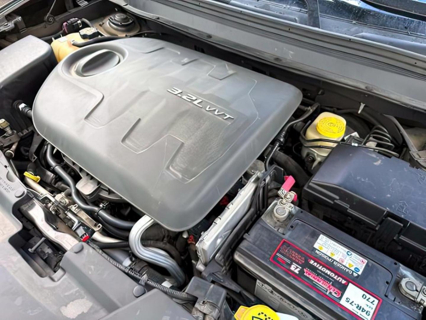 2014 GRAY /Black Jeep Cherokee (1C4PJMCSXEW) with an 32L V-6 DOHC engine, Automatic transmission, located at 1175 N Woodruff Ave, Idaho Falls, ID, 83401, 43.506901, -111.999657 - At Timberline Auto, finding a great deal on your next vehicle is always easy! Our experienced sales staff's goal is to help find you the right vehicle at the right price! Our knowledgeable finance department has options for almost any credit score. We offer extended service contract options to prote - Photo#26