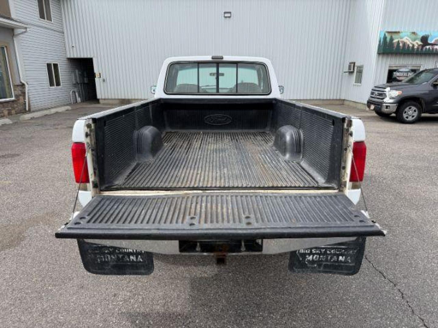 1990 WHITE /CLOTH Ford F-250 XLT (1FTHX26M2LK) with an 7.3L V-8 diesel direct injection engine, AUTOMATIC transmission, located at 1235 N Woodruff Ave., Idaho Falls, 83401, (208) 523-1053, 43.507172, -112.000488 - At Timberline Auto, finding a great deal on your next vehicle is always easy! Our experienced sales staff's goal is to help find you the right vehicle at the right price! Our knowledgeable finance department has options for almost any credit score. We offer extended service contract options to prote - Photo#23