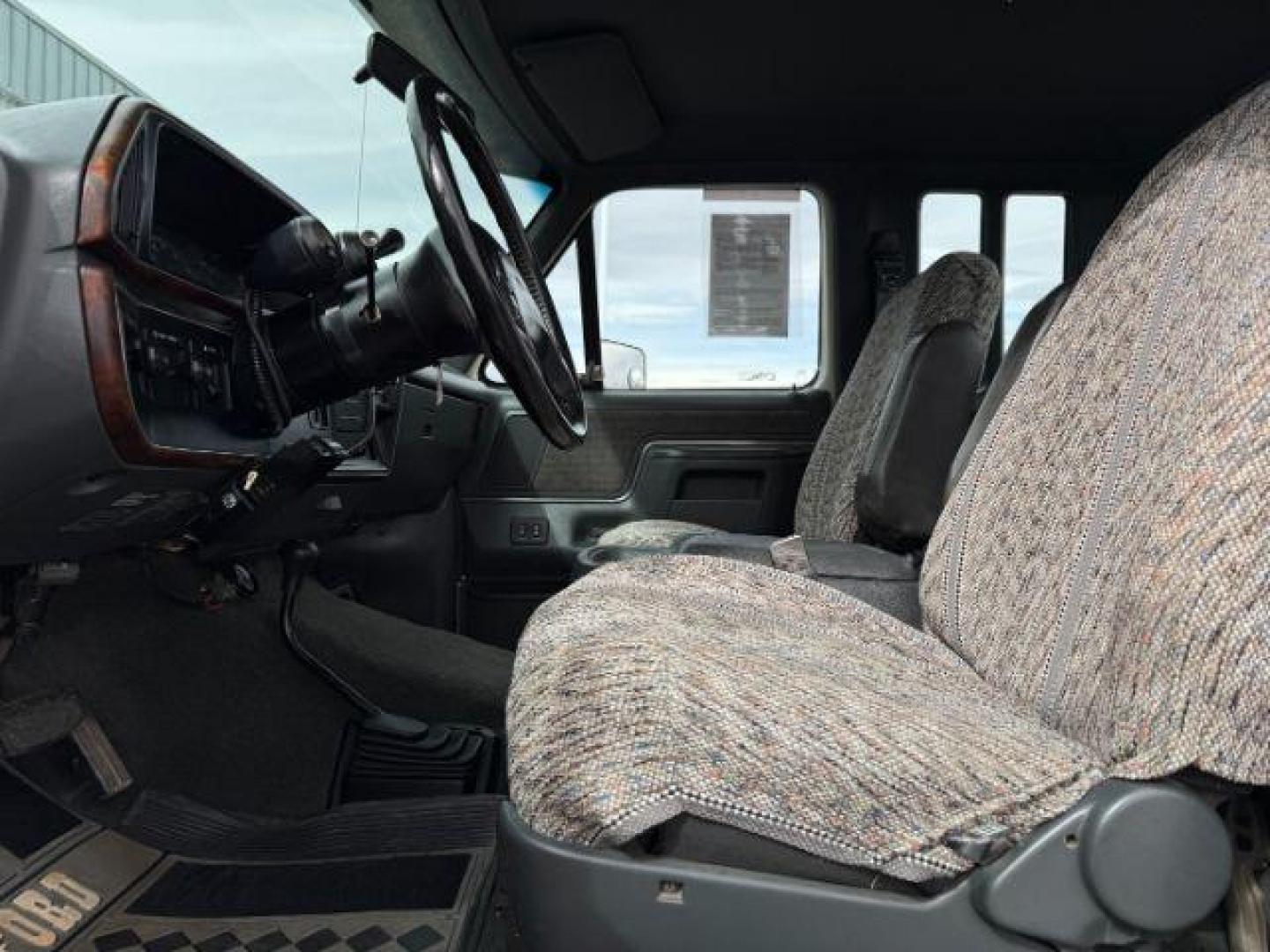 1990 WHITE /CLOTH Ford F-250 XLT (1FTHX26M2LK) with an 7.3L V-8 diesel direct injection engine, AUTOMATIC transmission, located at 1235 N Woodruff Ave., Idaho Falls, 83401, (208) 523-1053, 43.507172, -112.000488 - At Timberline Auto, finding a great deal on your next vehicle is always easy! Our experienced sales staff's goal is to help find you the right vehicle at the right price! Our knowledgeable finance department has options for almost any credit score. We offer extended service contract options to prote - Photo#31