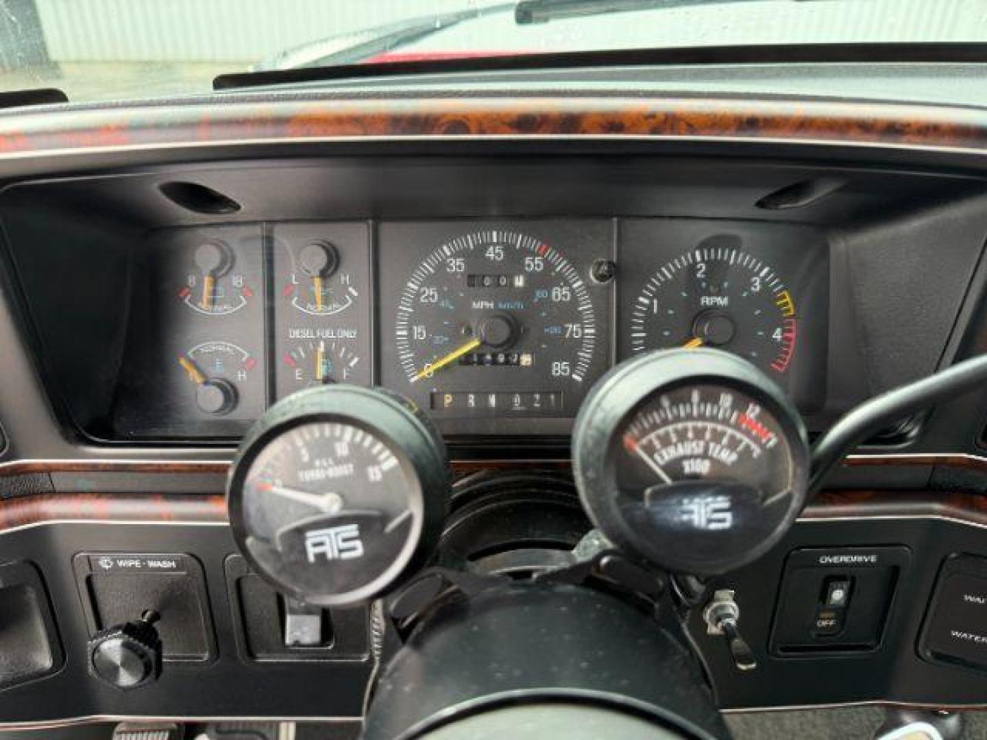 1990 WHITE /CLOTH Ford F-250 XLT (1FTHX26M2LK) with an 7.3L V-8 diesel direct injection engine, AUTOMATIC transmission, located at 1235 N Woodruff Ave., Idaho Falls, 83401, (208) 523-1053, 43.507172, -112.000488 - At Timberline Auto, finding a great deal on your next vehicle is always easy! Our experienced sales staff's goal is to help find you the right vehicle at the right price! Our knowledgeable finance department has options for almost any credit score. We offer extended service contract options to prote - Photo#35